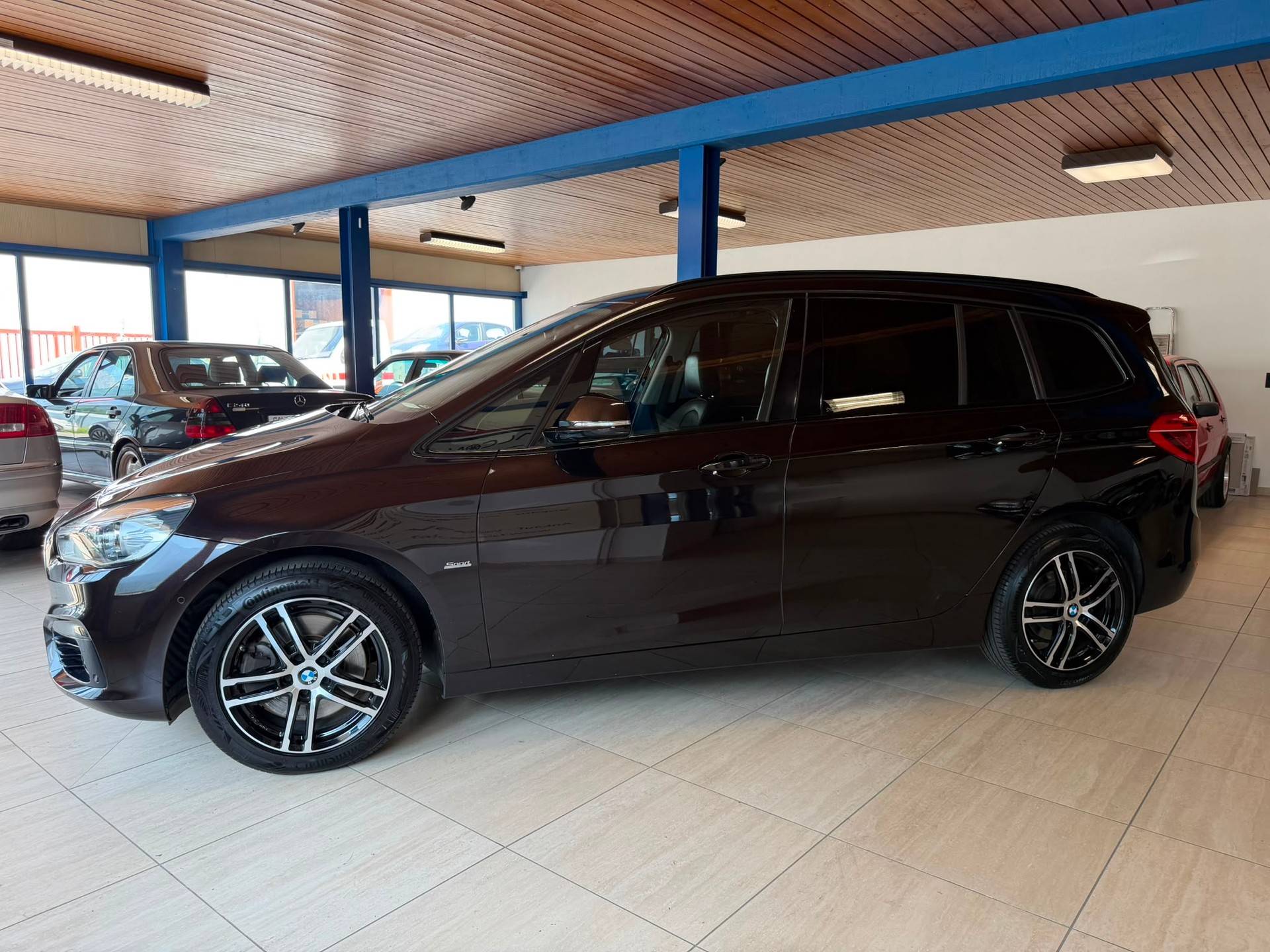 BMW 220d xDrive Gran Tourer Sport Line Steptronic-image-3