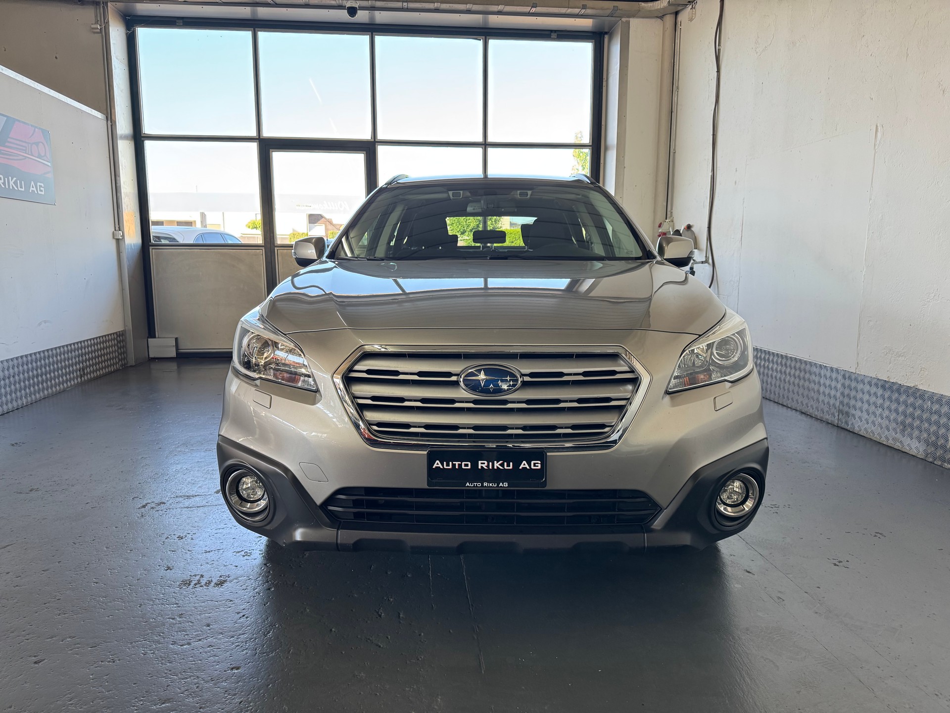 SUBARU Outback 2.0D Swiss AWD Lineartronic-image-5