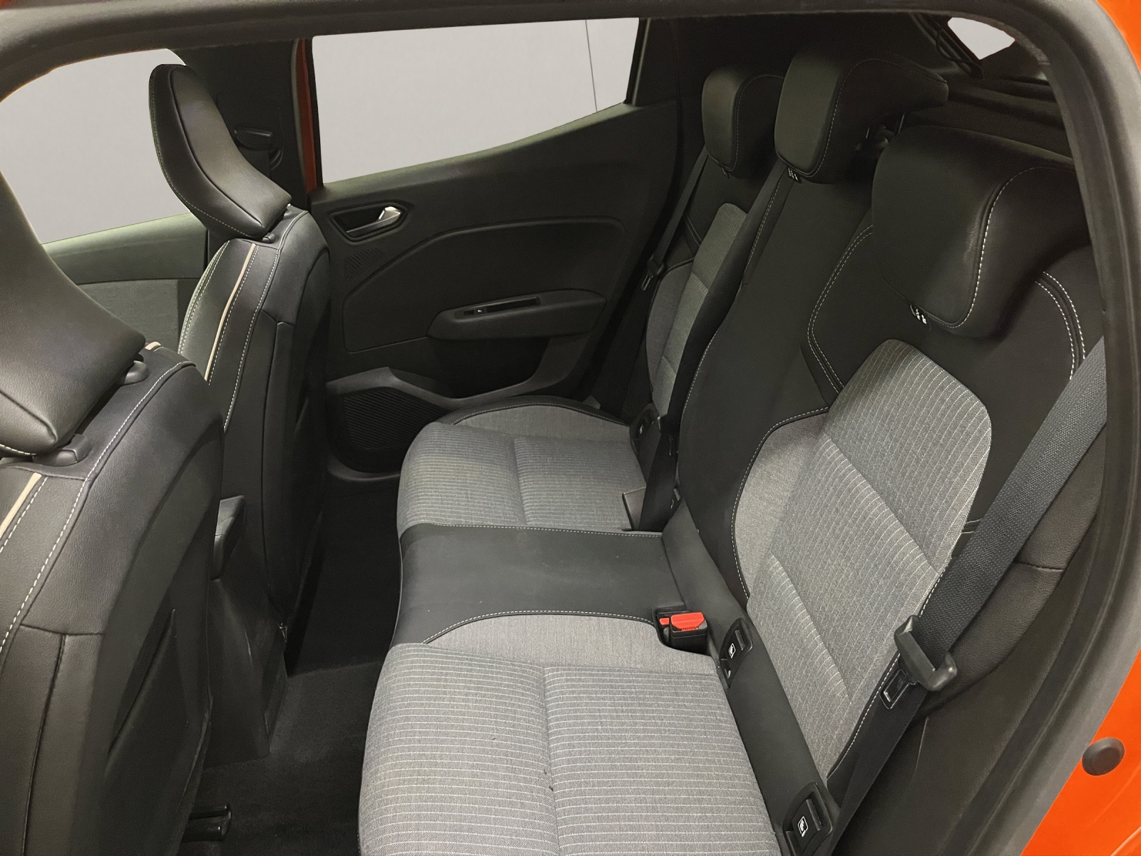 RENAULT Clio 1.0 TCe techno-image-13