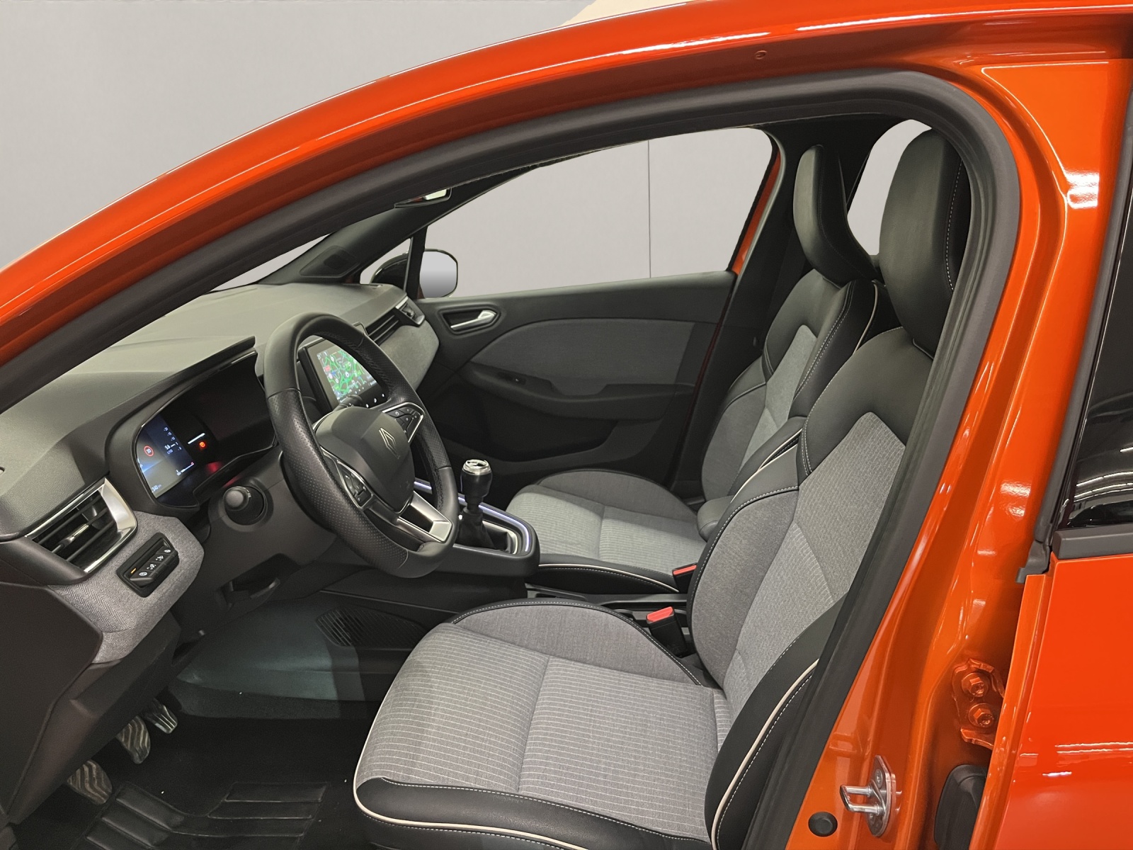 RENAULT Clio 1.0 TCe techno-image-6