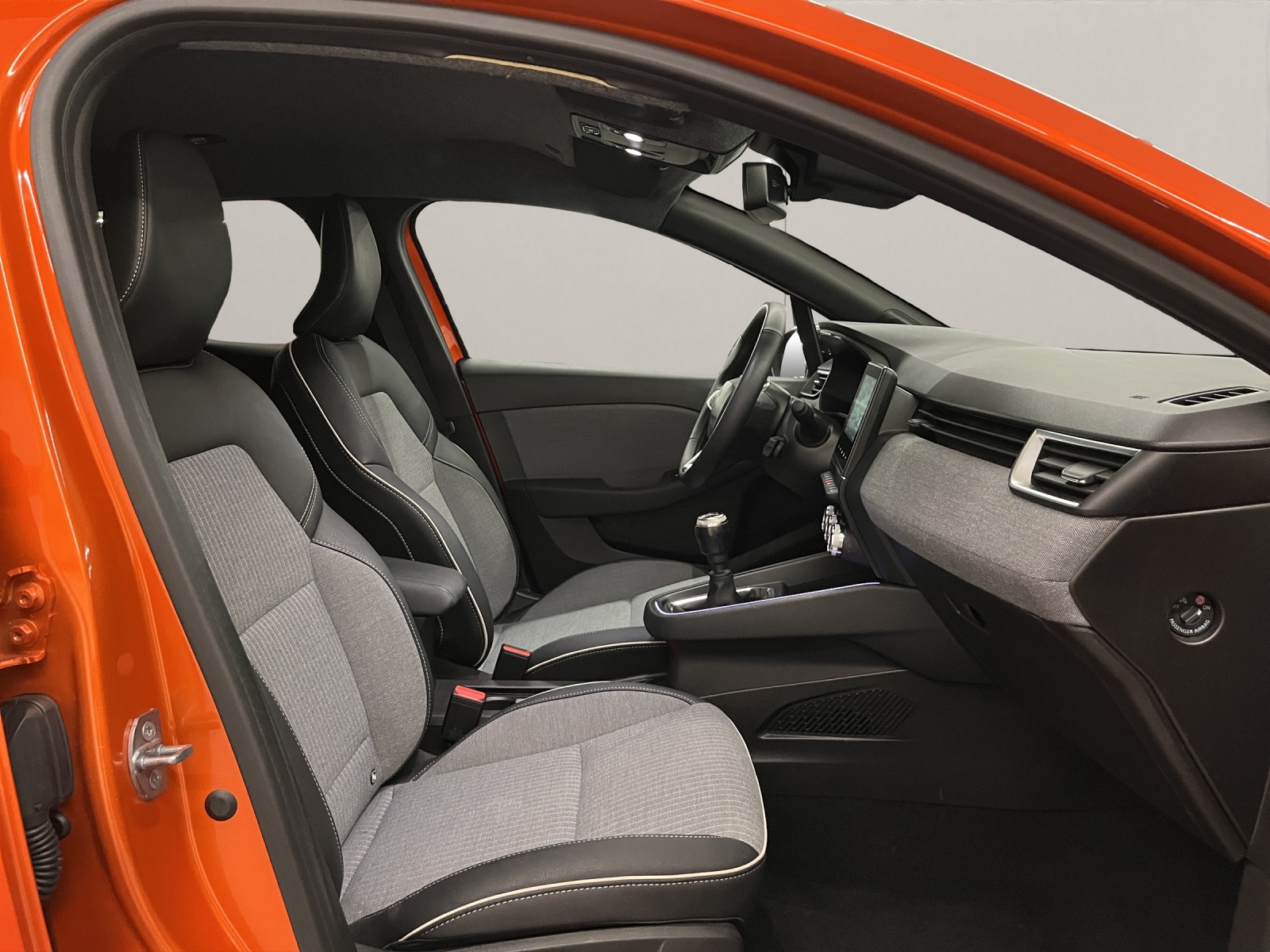 RENAULT Clio 1.0 TCe techno-image-12