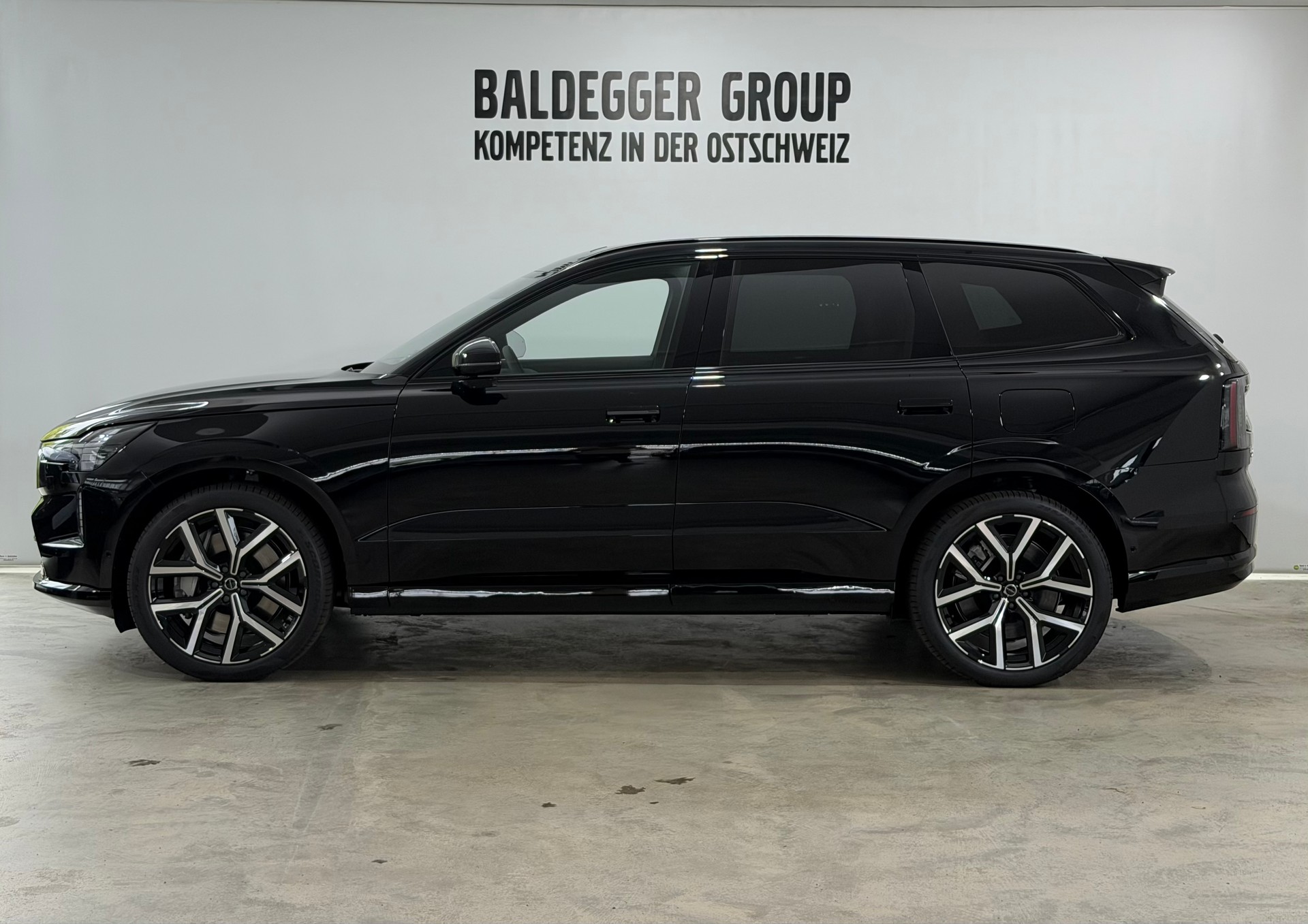 VOLVO EX 90 Twin Performance Ultra AWD-image-1