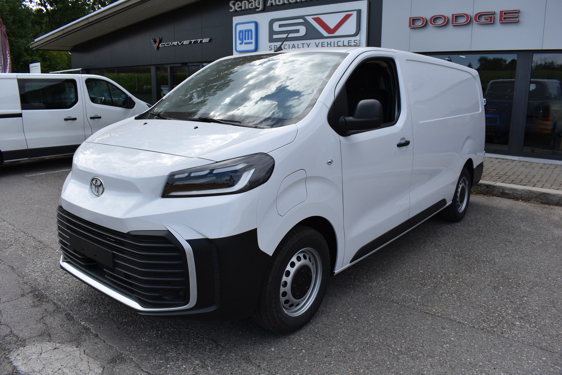 TOYOTA Proace EV 75kWh Long Active-image-2