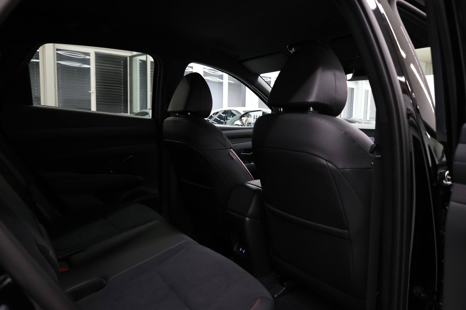 HYUNDAI Tucson 1.6 T-GDi PHEV N-Line 4WD-image-32