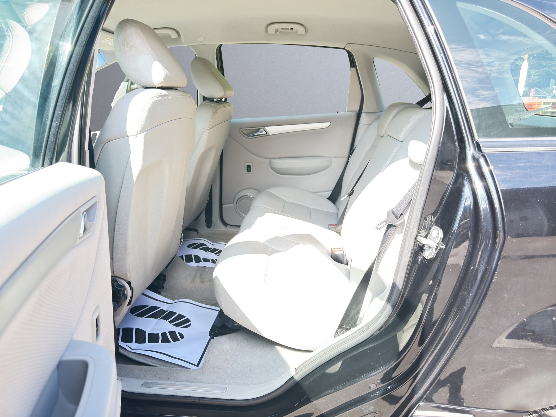 MERCEDES-BENZ B 200 T-image-11