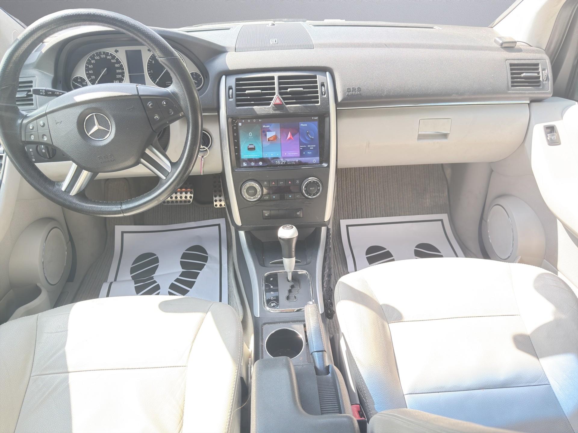 MERCEDES-BENZ B 200 T-image-12
