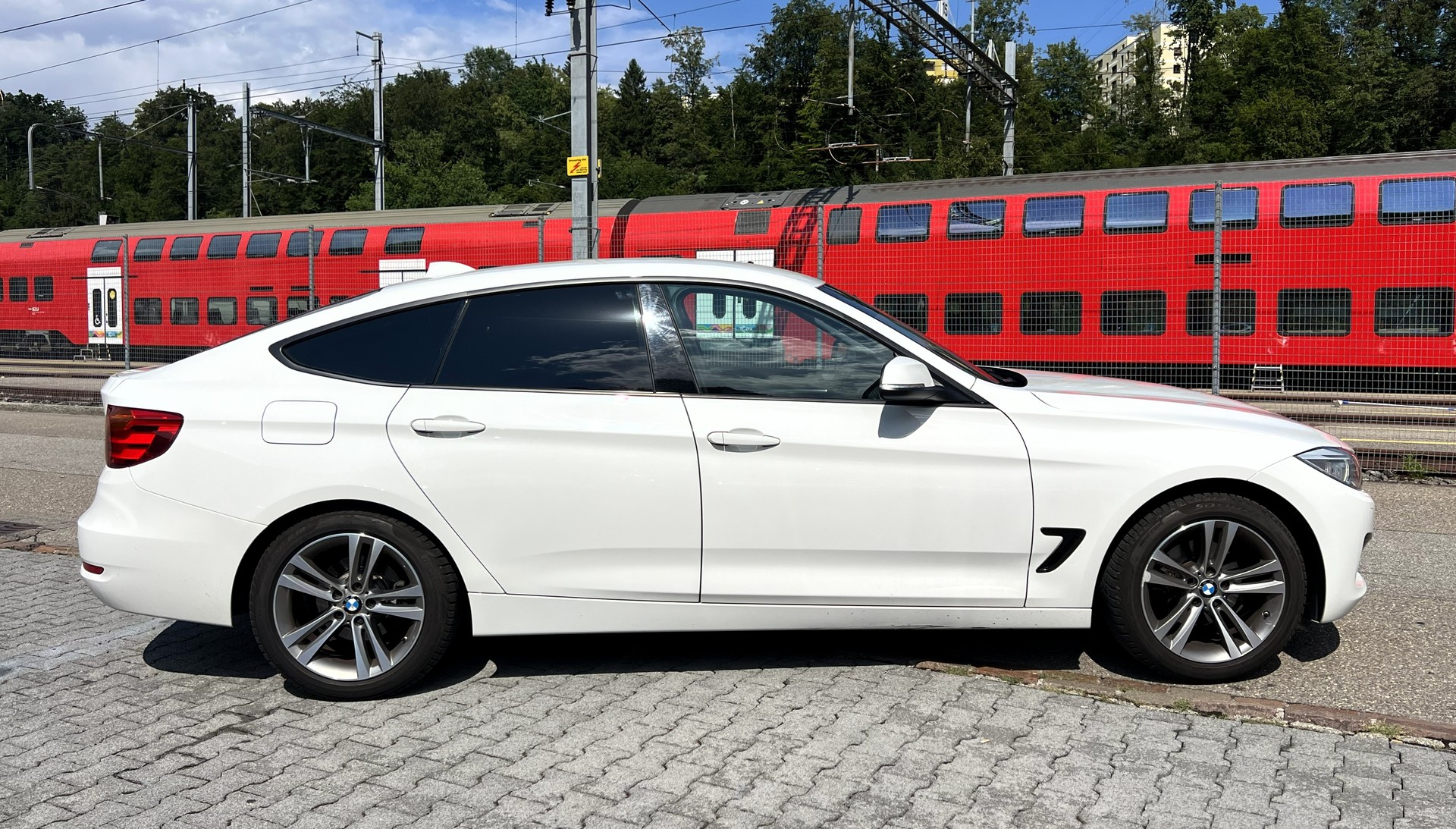 BMW 320d GT Sport Line Steptronic-image-5