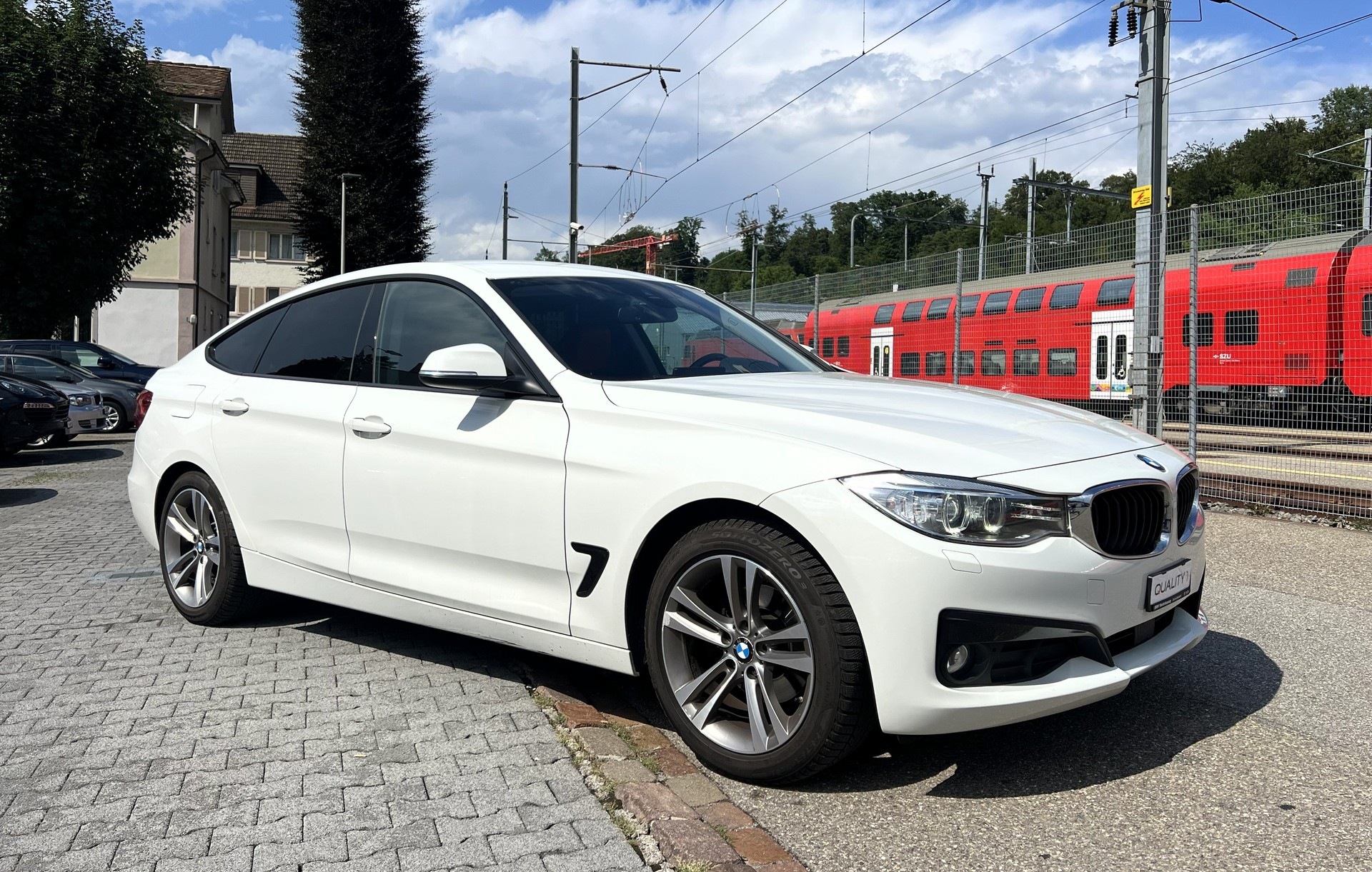 BMW 320d GT Sport Line Steptronic-image-6