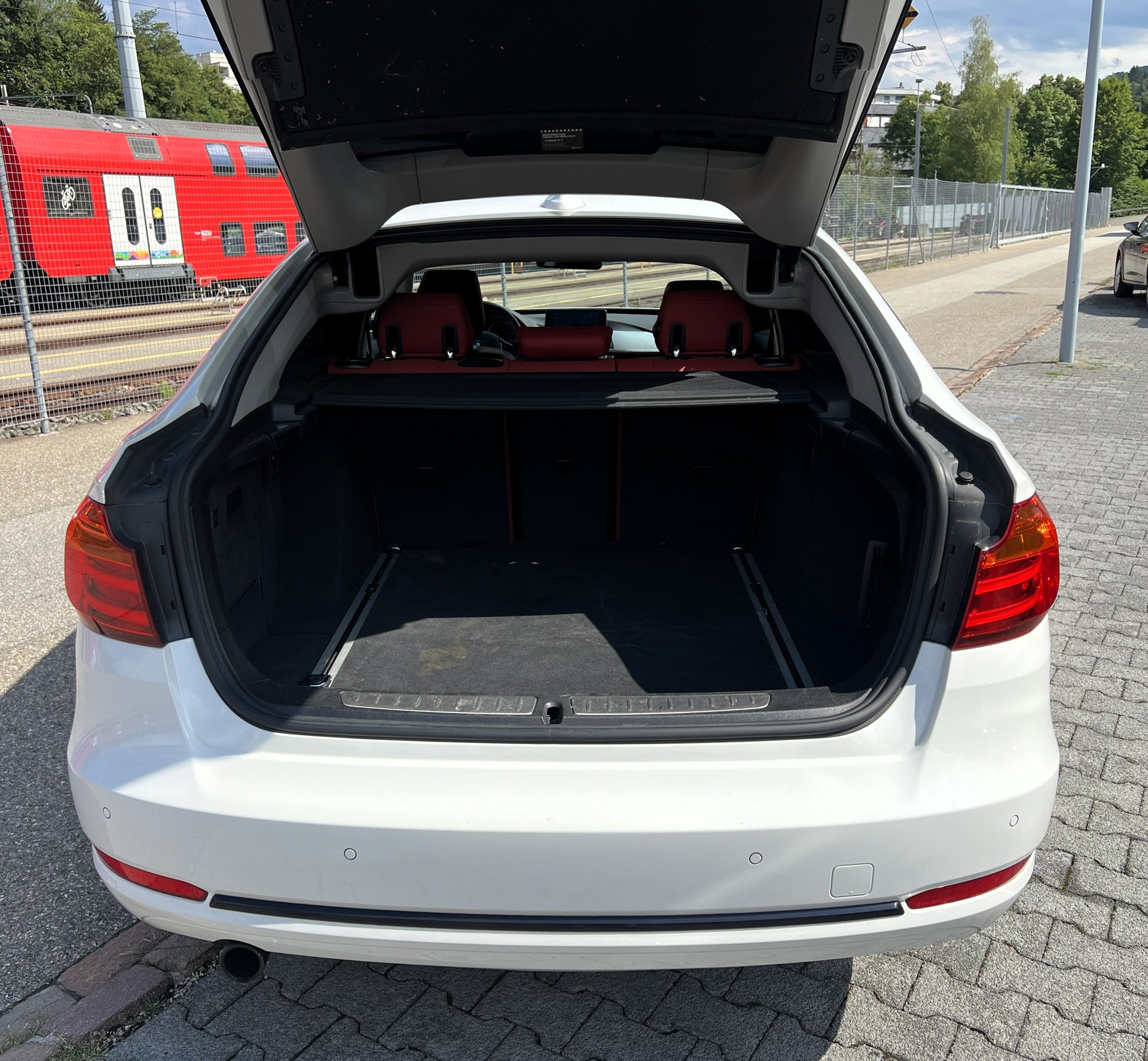 BMW 320d GT Sport Line Steptronic-image-11