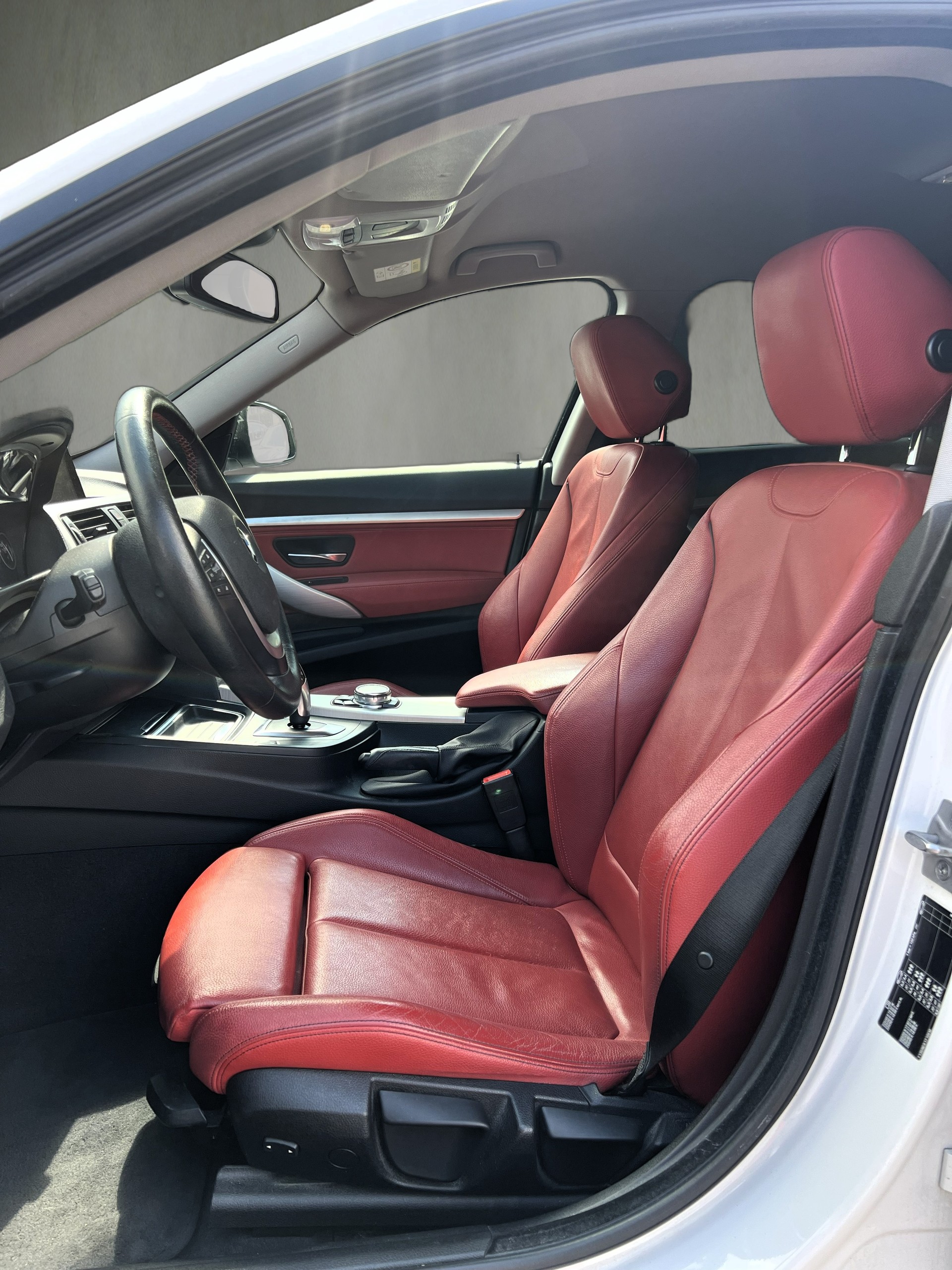 BMW 320d GT Sport Line Steptronic-image-16
