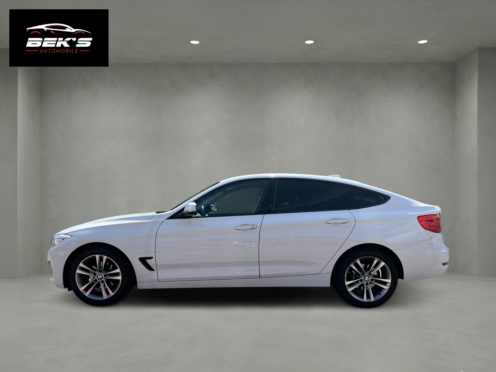 BMW 320d GT Sport Line Steptronic-showroom-element-1