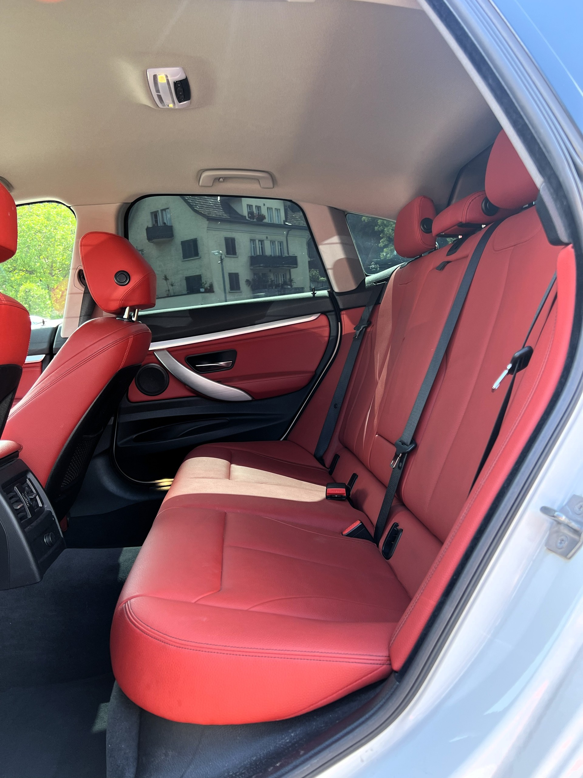 BMW 320d GT Sport Line Steptronic-image-12