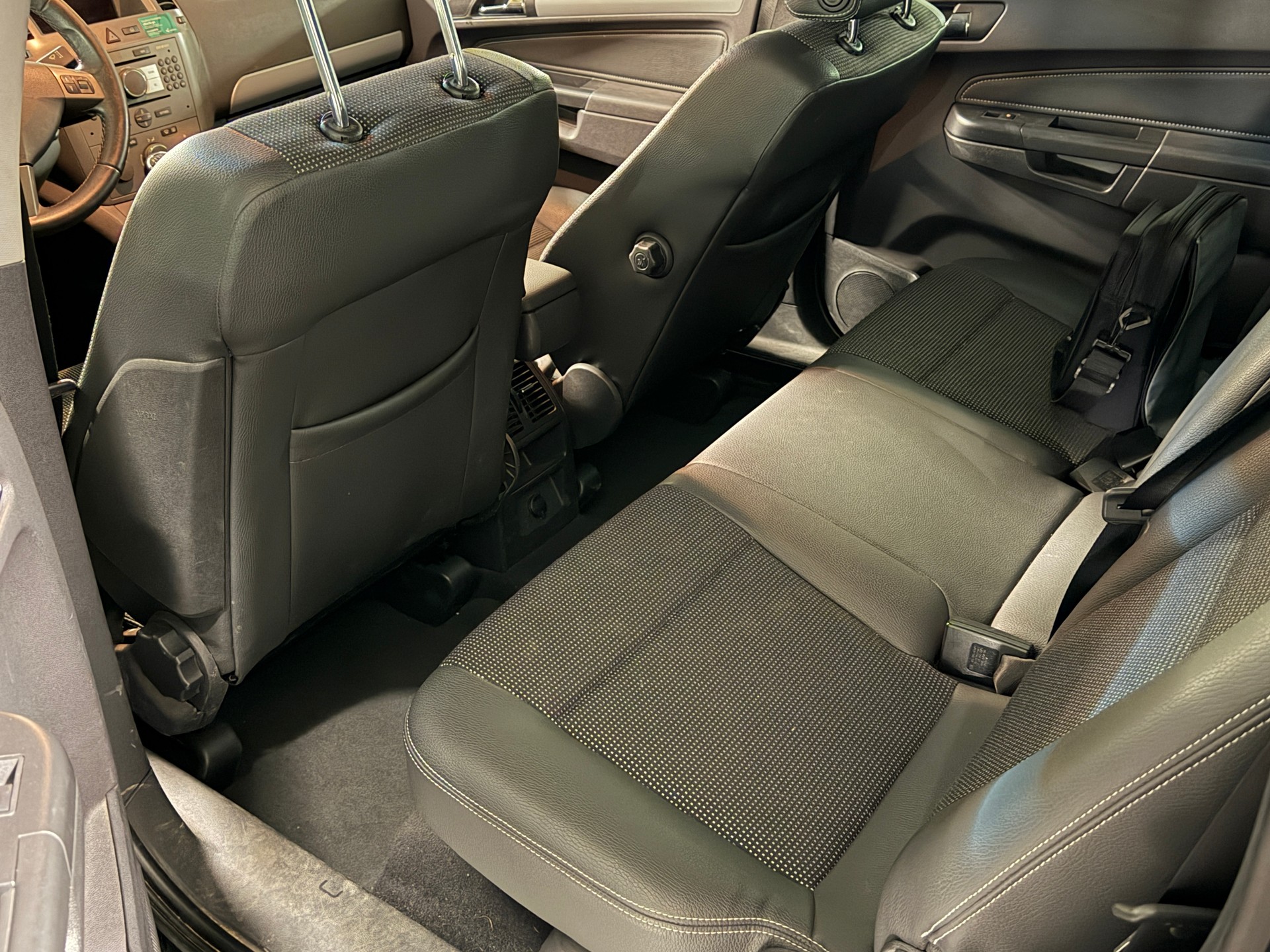 OPEL Zafira 1.9 CDTI Sport-image-8