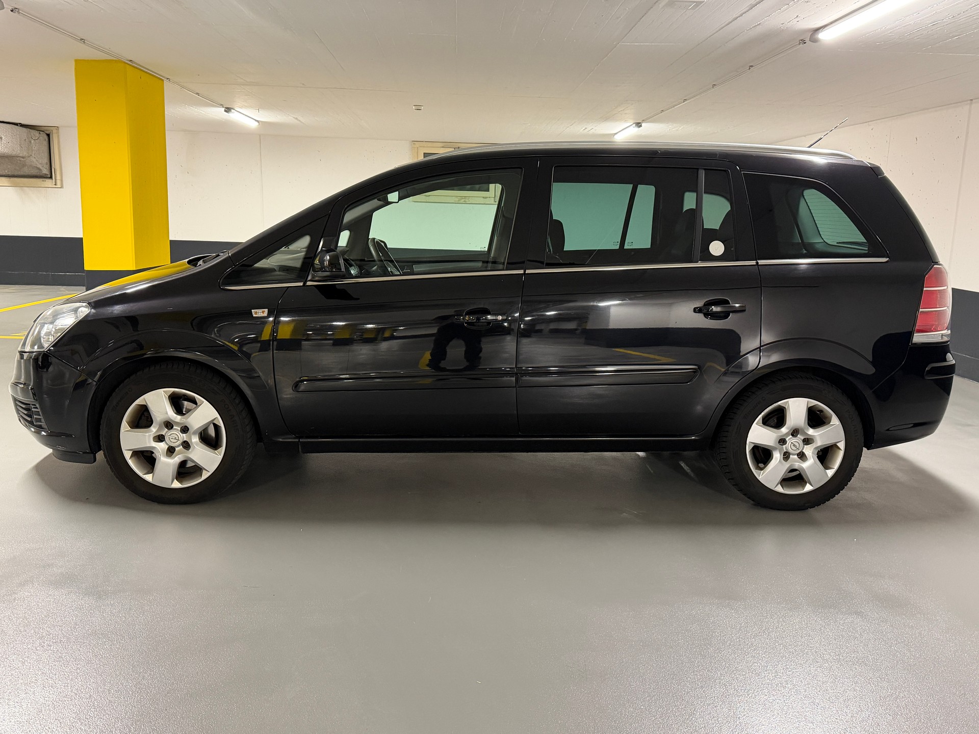 OPEL Zafira 1.9 CDTI Sport-image-1