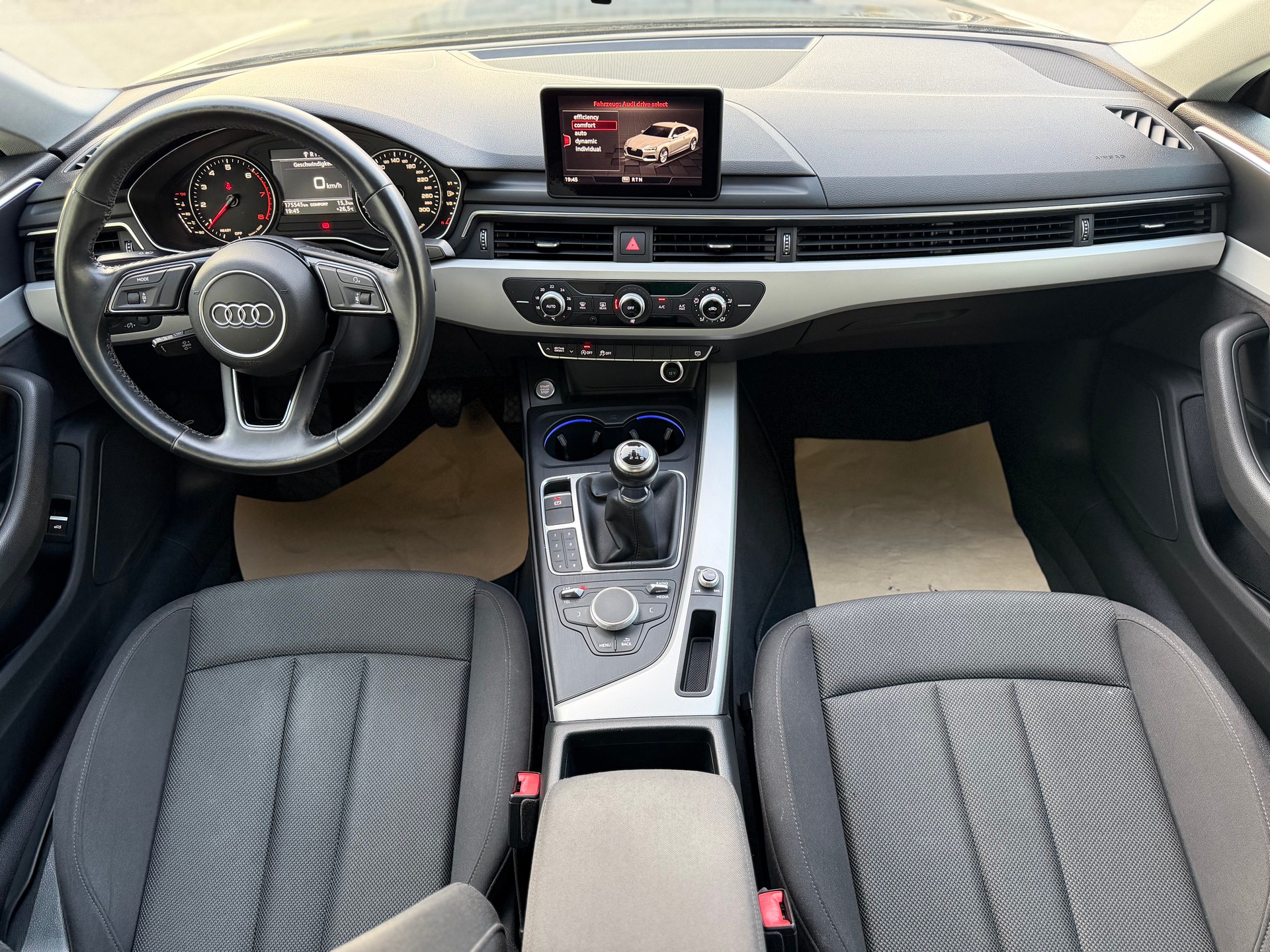 AUDI A5 Coupé 40 TFSI Sport-image-11