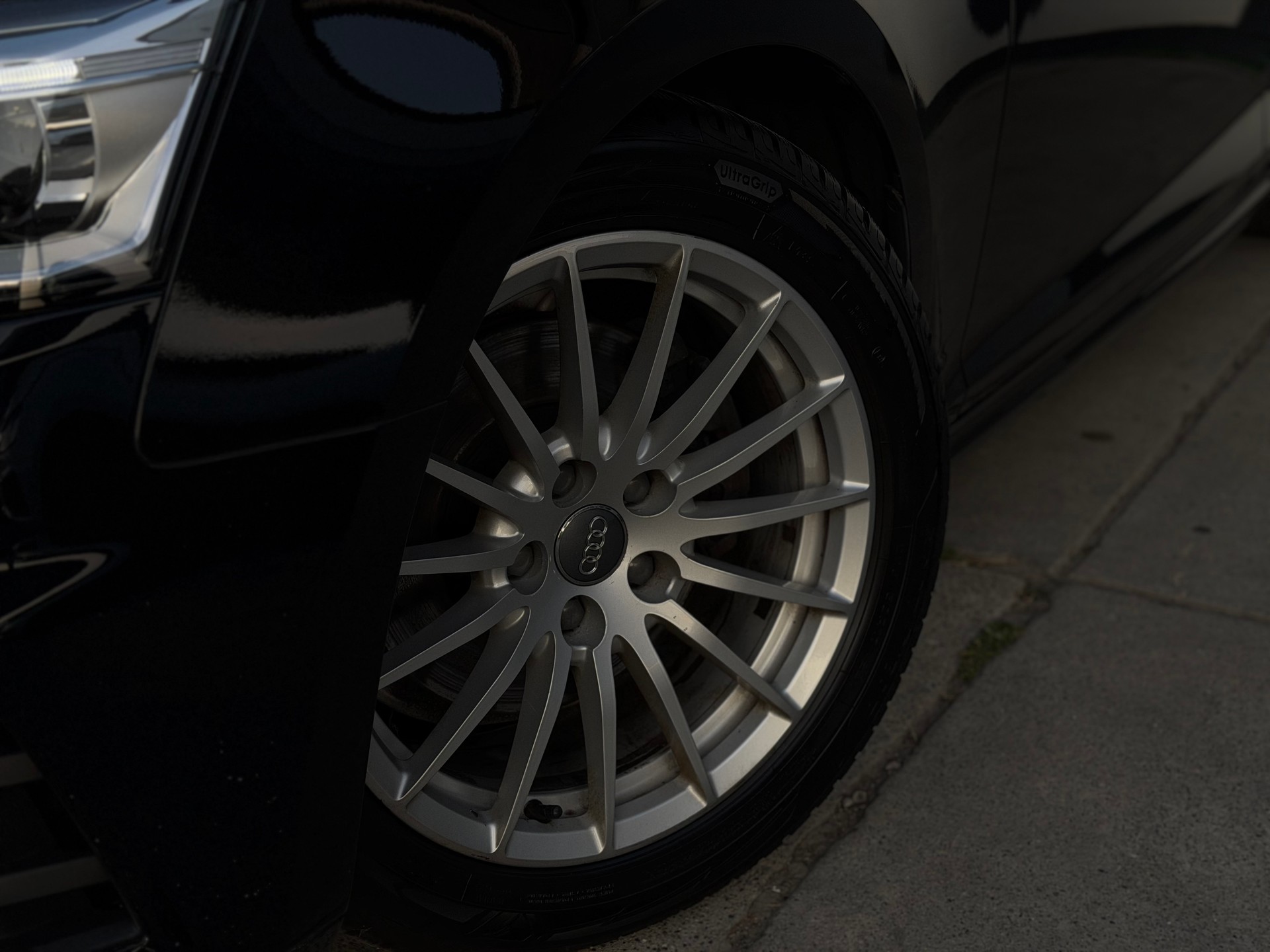 AUDI A5 Coupé 40 TFSI Sport-image-8