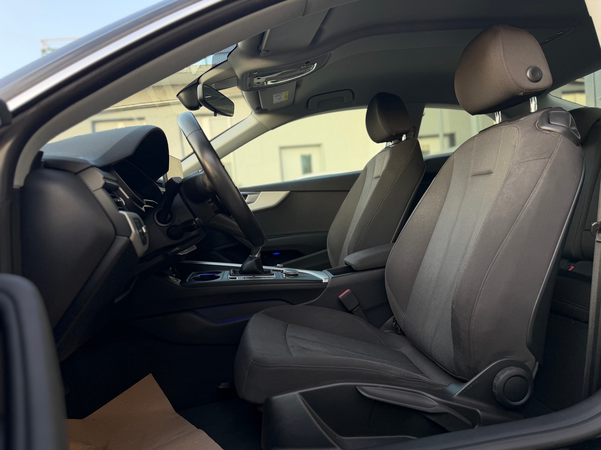 AUDI A5 Coupé 40 TFSI Sport-image-9