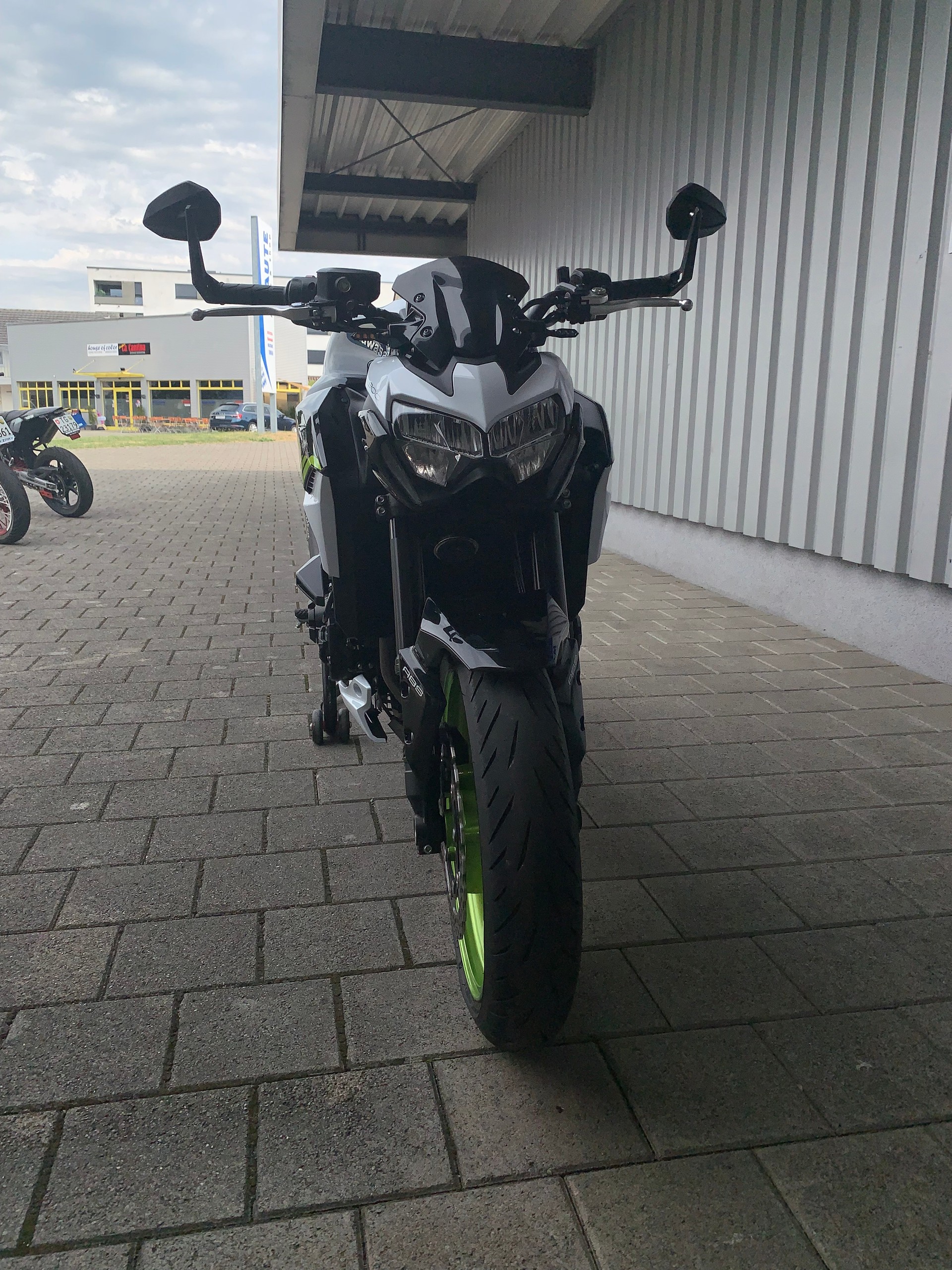 KAWASAKI Z 900 (70kW)-showroom-element-3