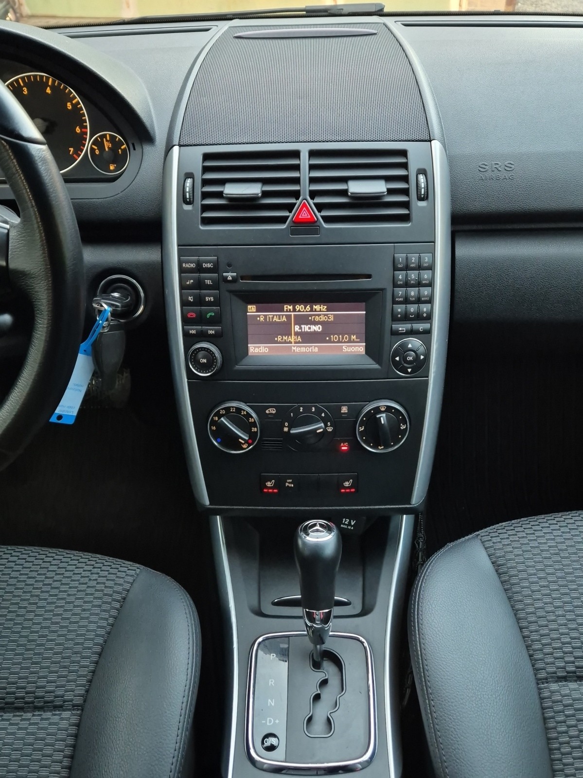 MERCEDES-BENZ A 180 Style Autotronic-image-10
