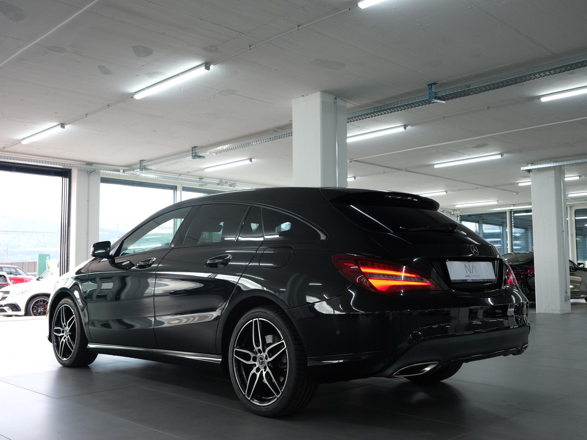 MERCEDES-BENZ CLA Shooting Brake 200 AMG Line 7G-DCT *Panorama* *Rückfahrkamera* *Night Star*-image-5