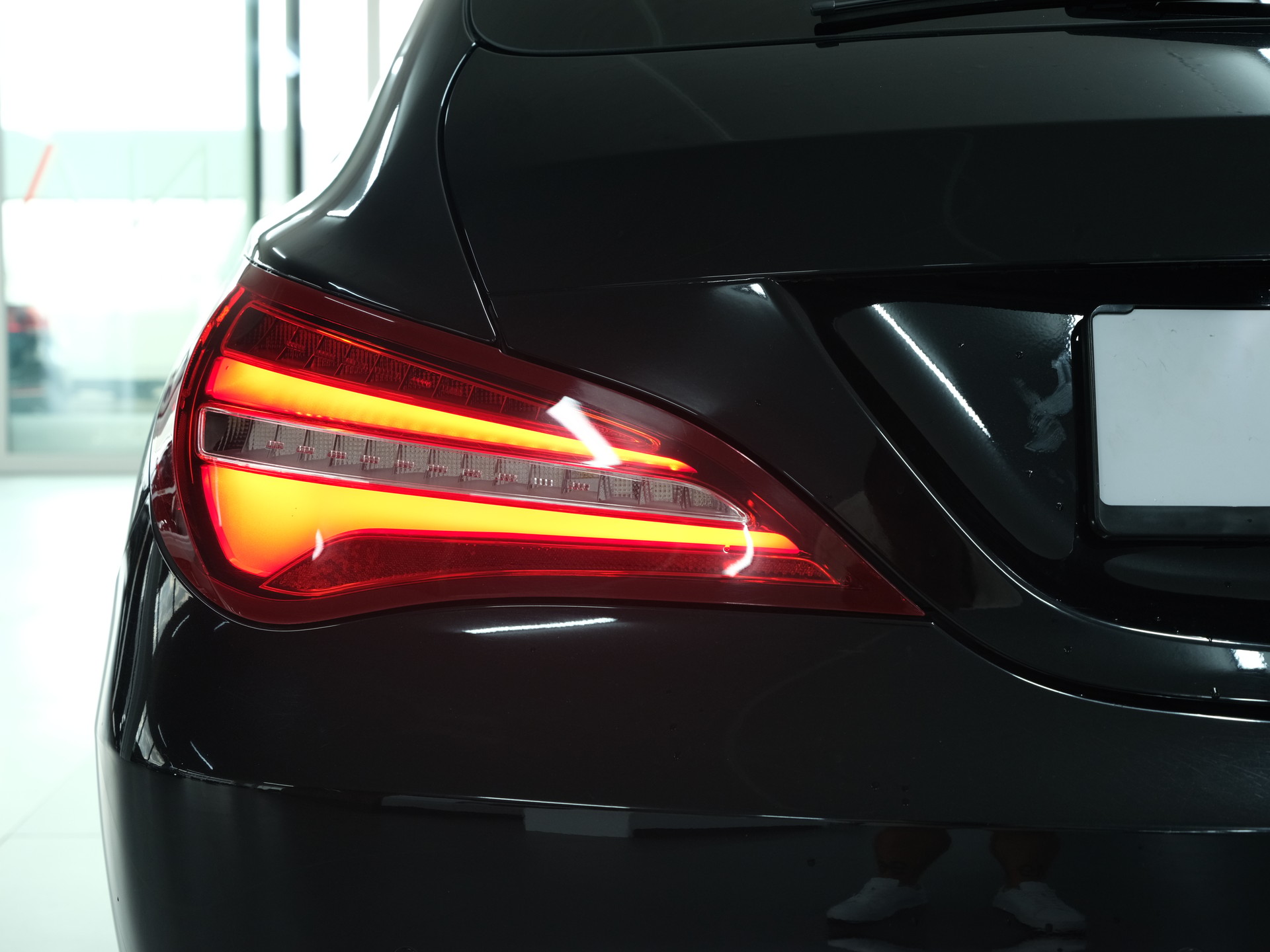 MERCEDES-BENZ CLA Shooting Brake 200 AMG Line 7G-DCT *Panorama* *Rückfahrkamera* *Night Star*-image-12
