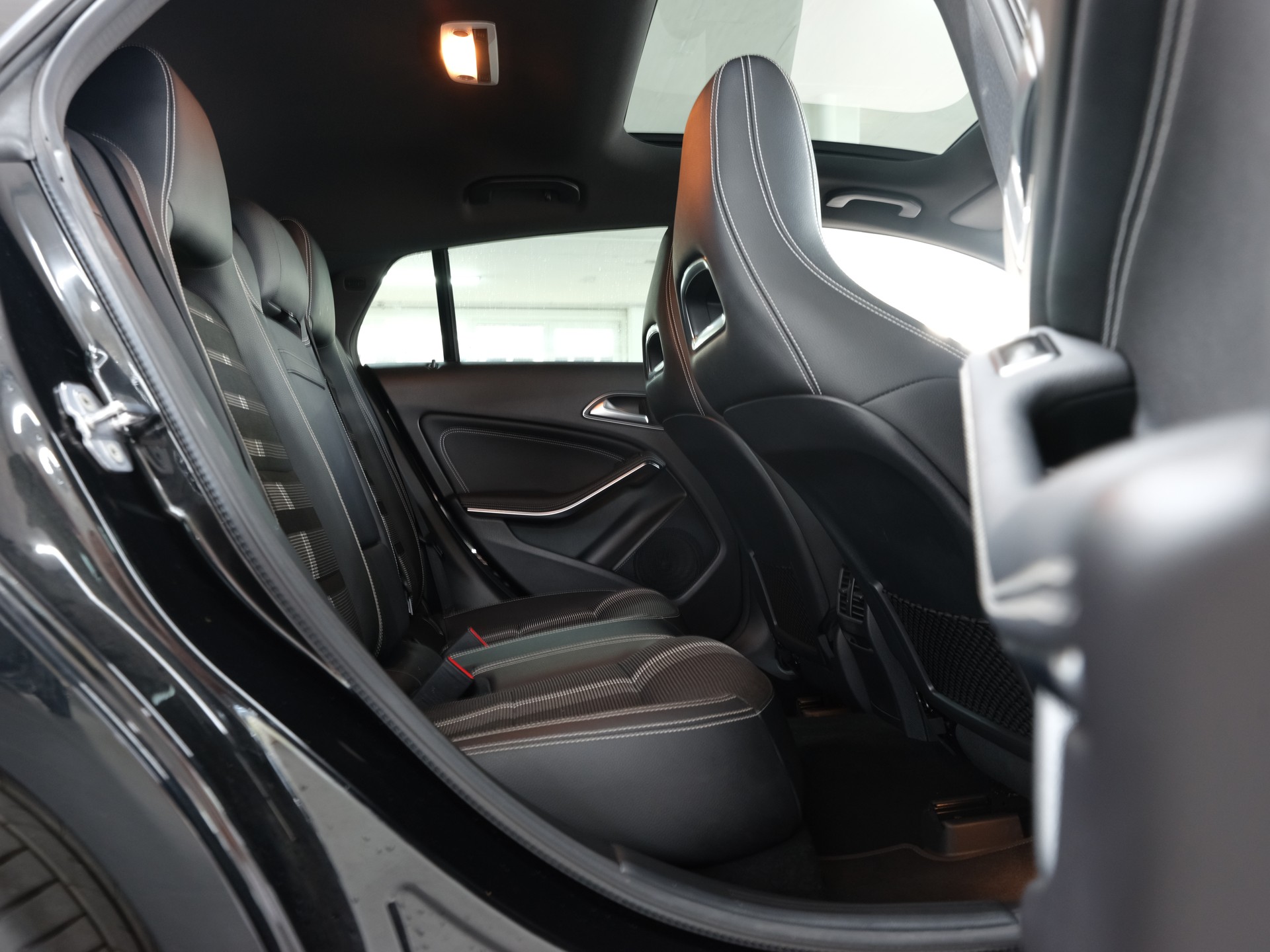 MERCEDES-BENZ CLA Shooting Brake 200 AMG Line 7G-DCT *Panorama* *Rückfahrkamera* *Night Star*-image-21