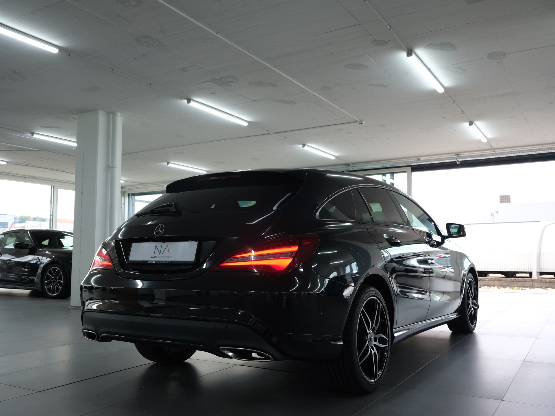 MERCEDES-BENZ CLA Shooting Brake 200 AMG Line 7G-DCT *Panorama* *Rückfahrkamera* *Night Star*-image-2