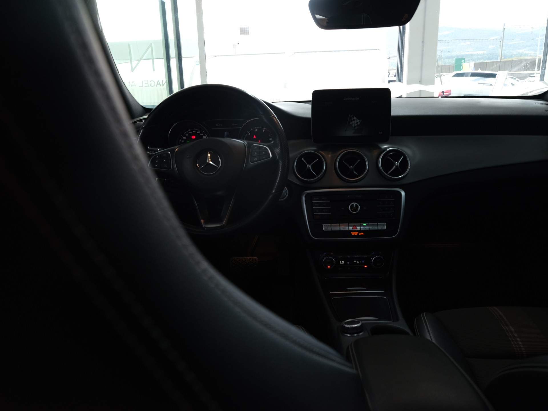 MERCEDES-BENZ CLA Shooting Brake 200 AMG Line 7G-DCT *Panorama* *Rückfahrkamera* *Night Star*-image-20