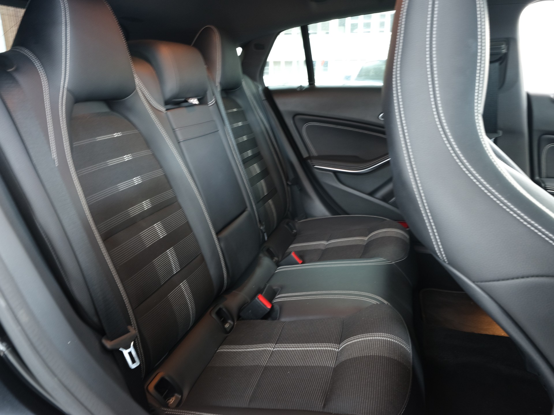 MERCEDES-BENZ CLA Shooting Brake 200 AMG Line 7G-DCT *Panorama* *Rückfahrkamera* *Night Star*-image-22