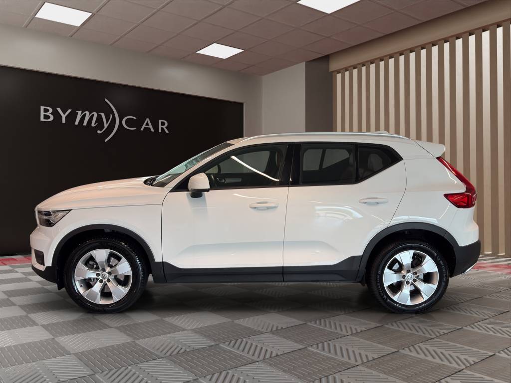 VOLVO XC40 T5 AWD Momentum Geartronic-image-3