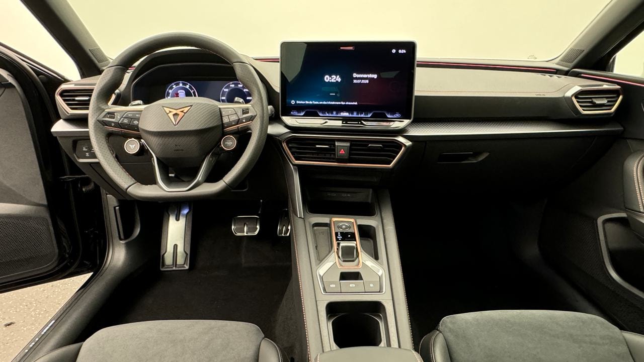 CUPRA LEON ST 2.0 TSI VZ Black Edition-image-5