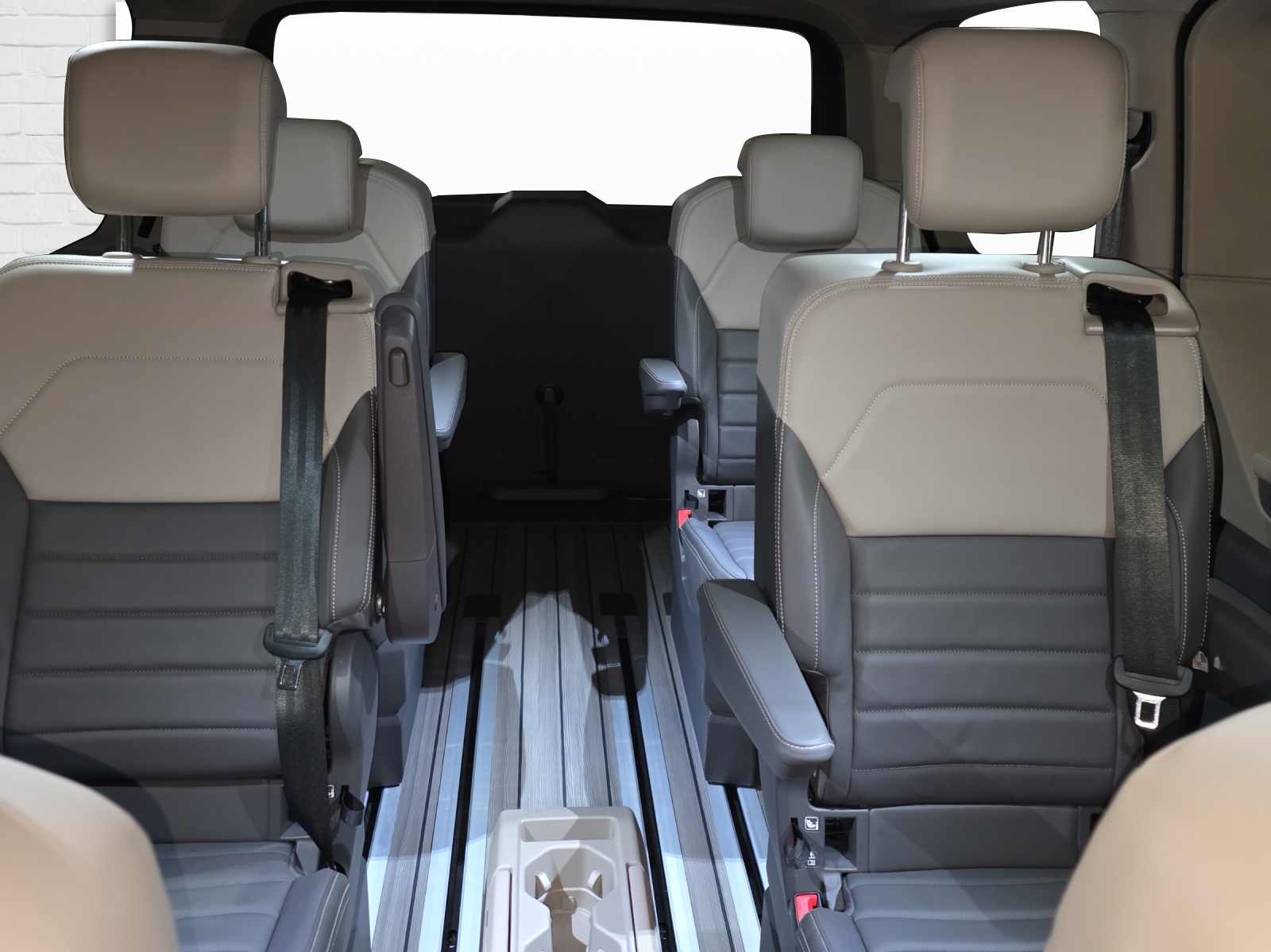 VW Multivan 1.5 eHybrid Style Liberty Lang DSG-image-7