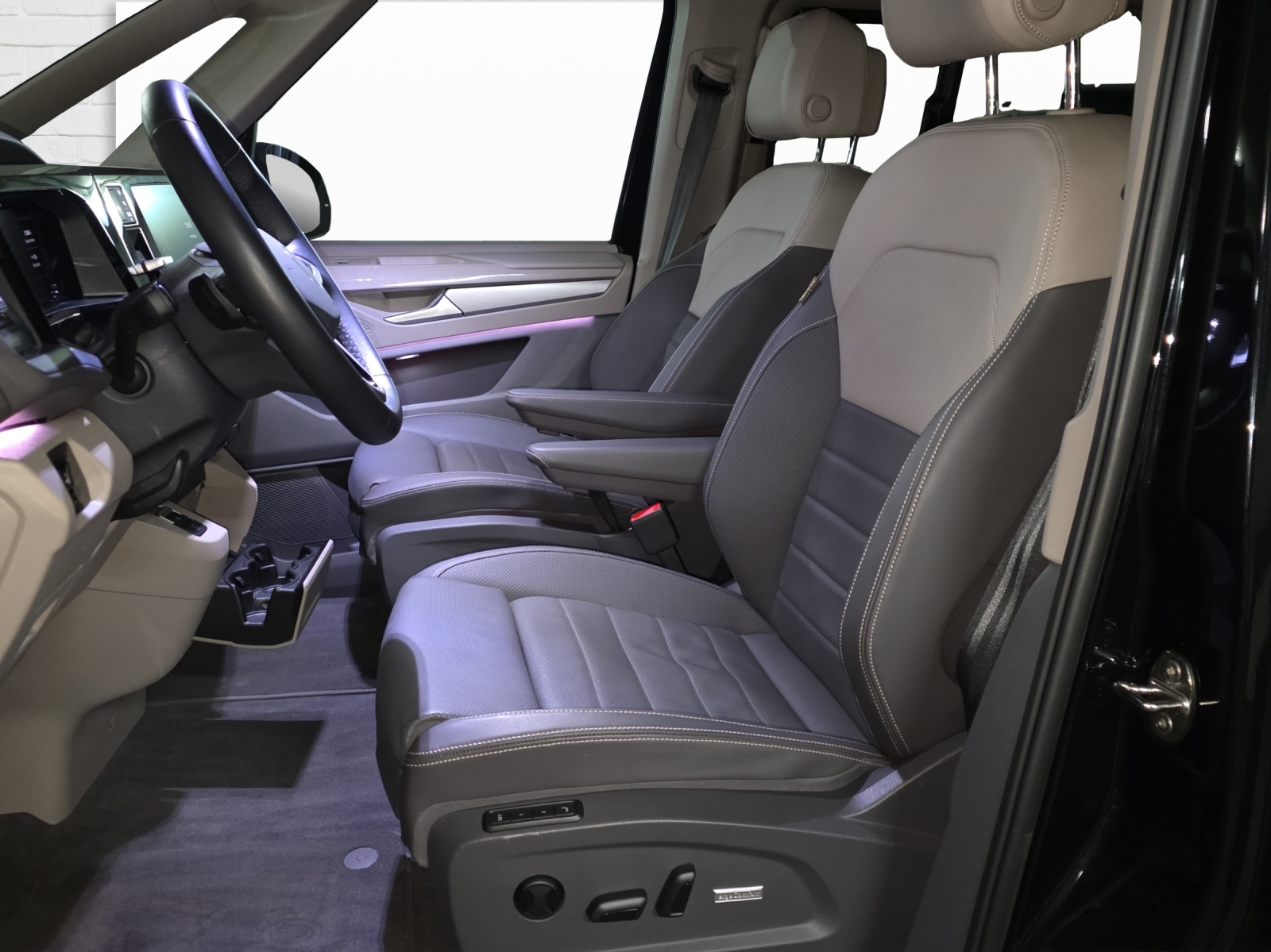 VW Multivan 1.5 eHybrid Style Liberty Lang DSG-image-4
