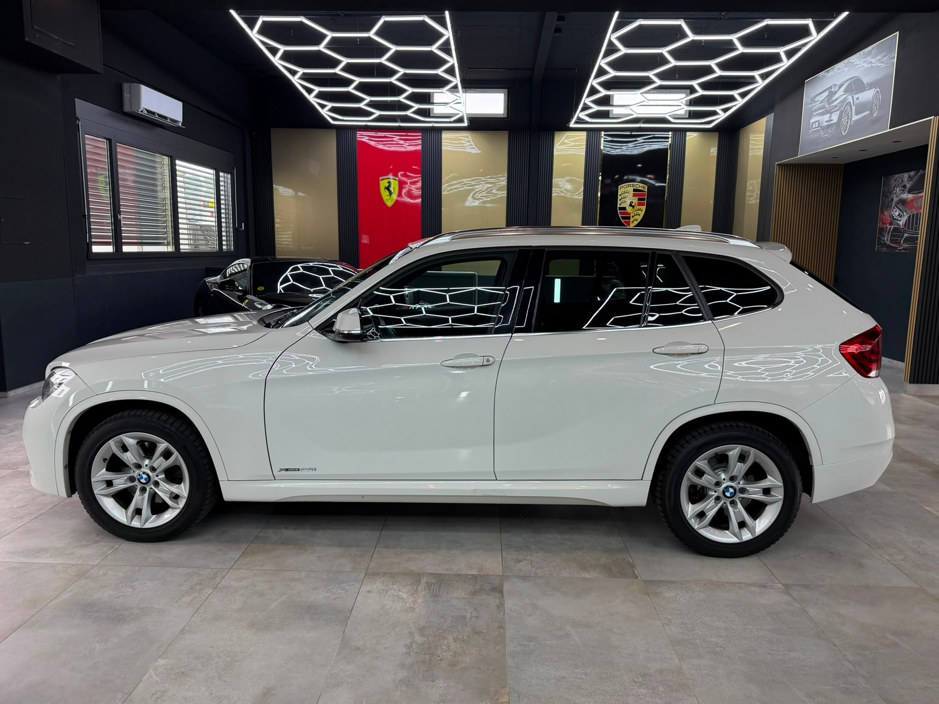 BMW X1 xDrive 28i Steptronic-image-7