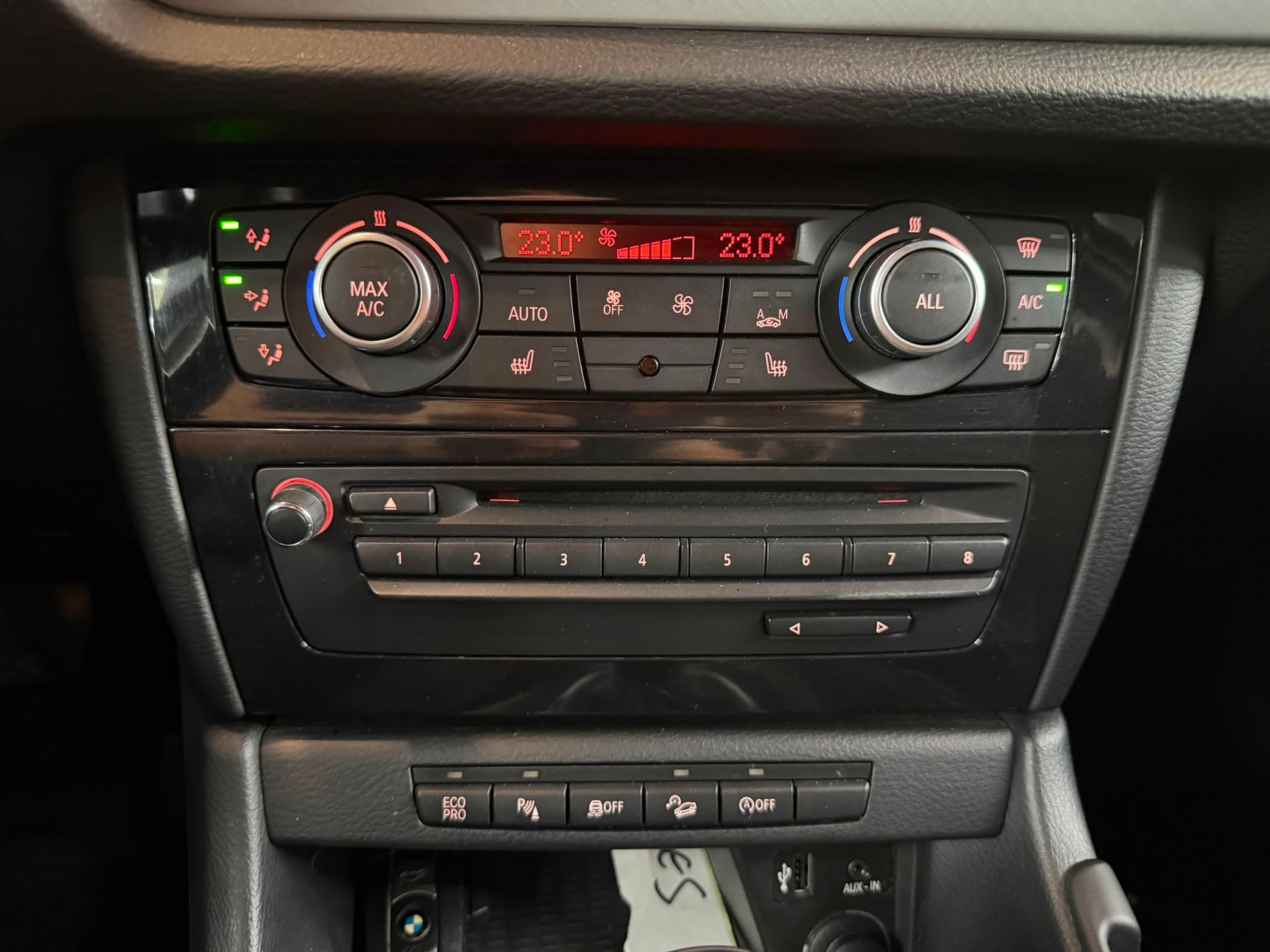 BMW X1 xDrive 28i Steptronic-image-18