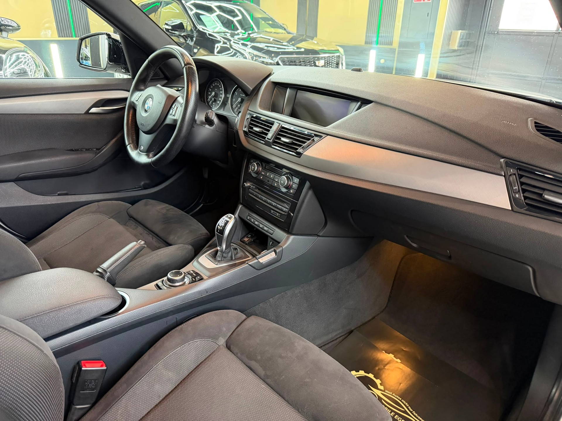 BMW X1 xDrive 28i Steptronic-image-10