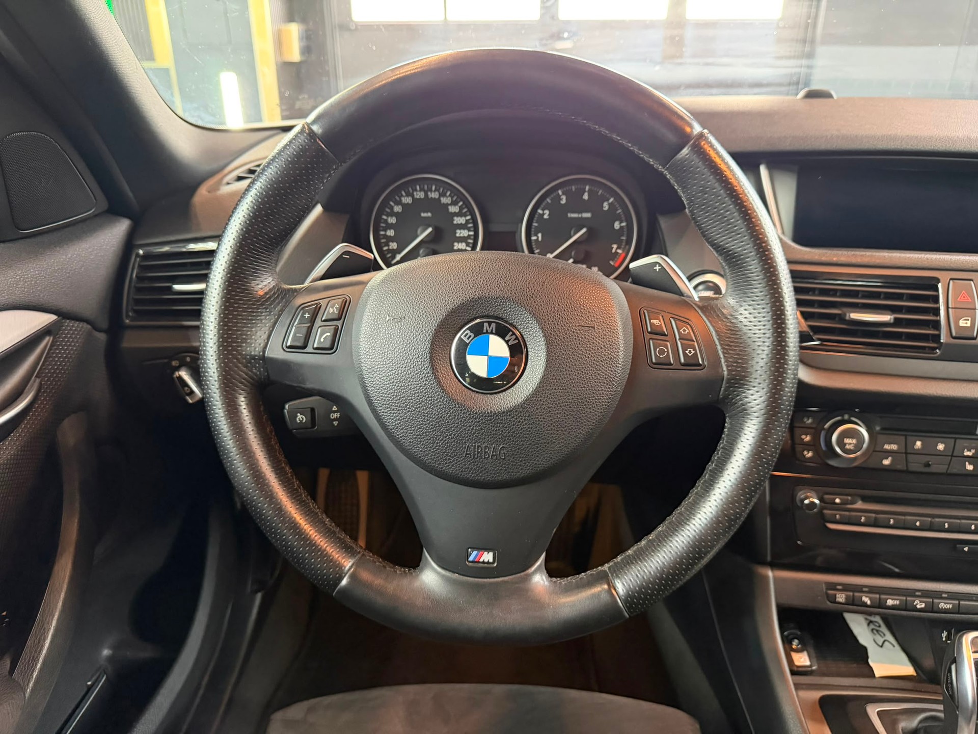 BMW X1 xDrive 28i Steptronic-image-13
