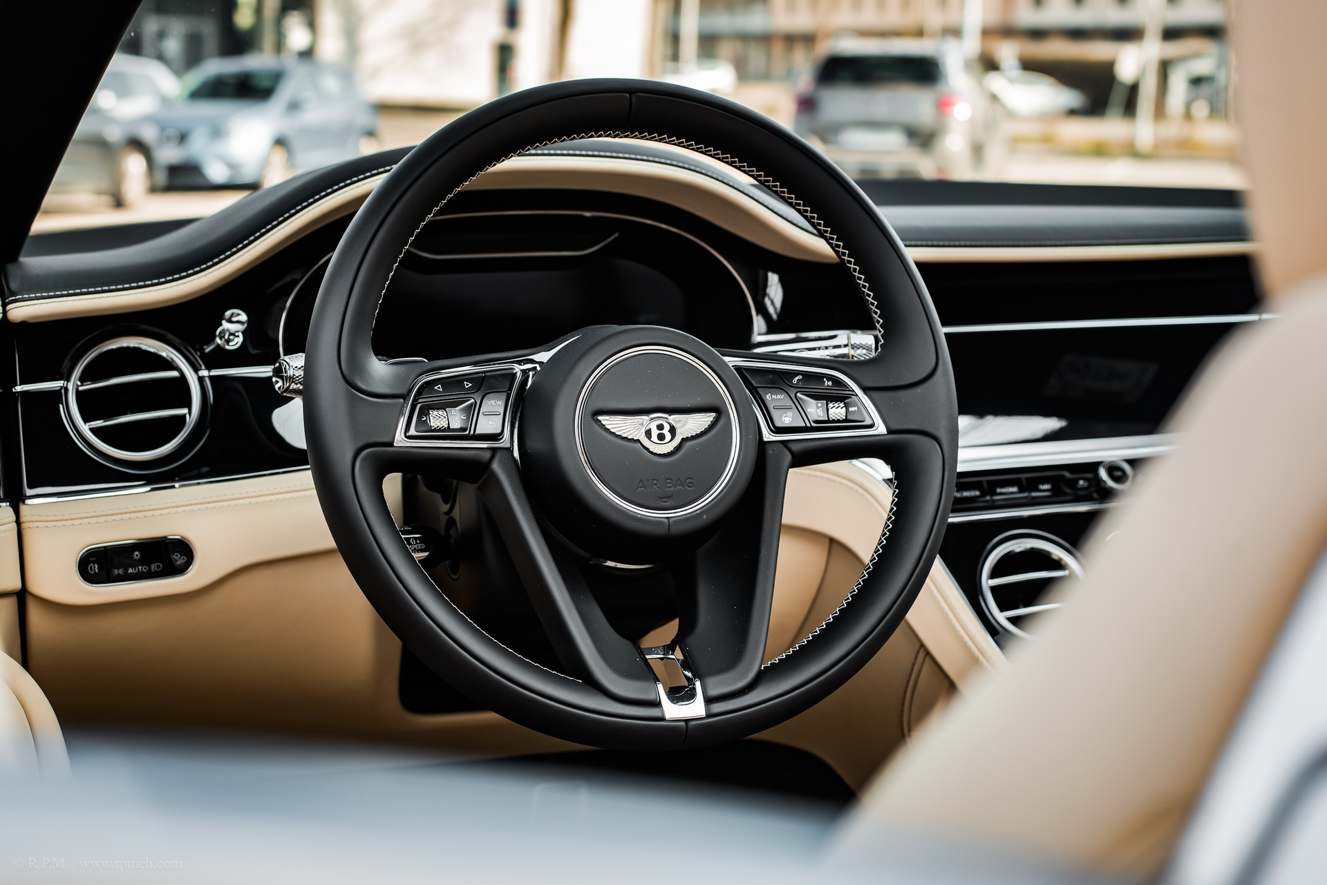 BENTLEY Continental GTC 6.0 W12*First Edition CH Auslieferung*-image-9