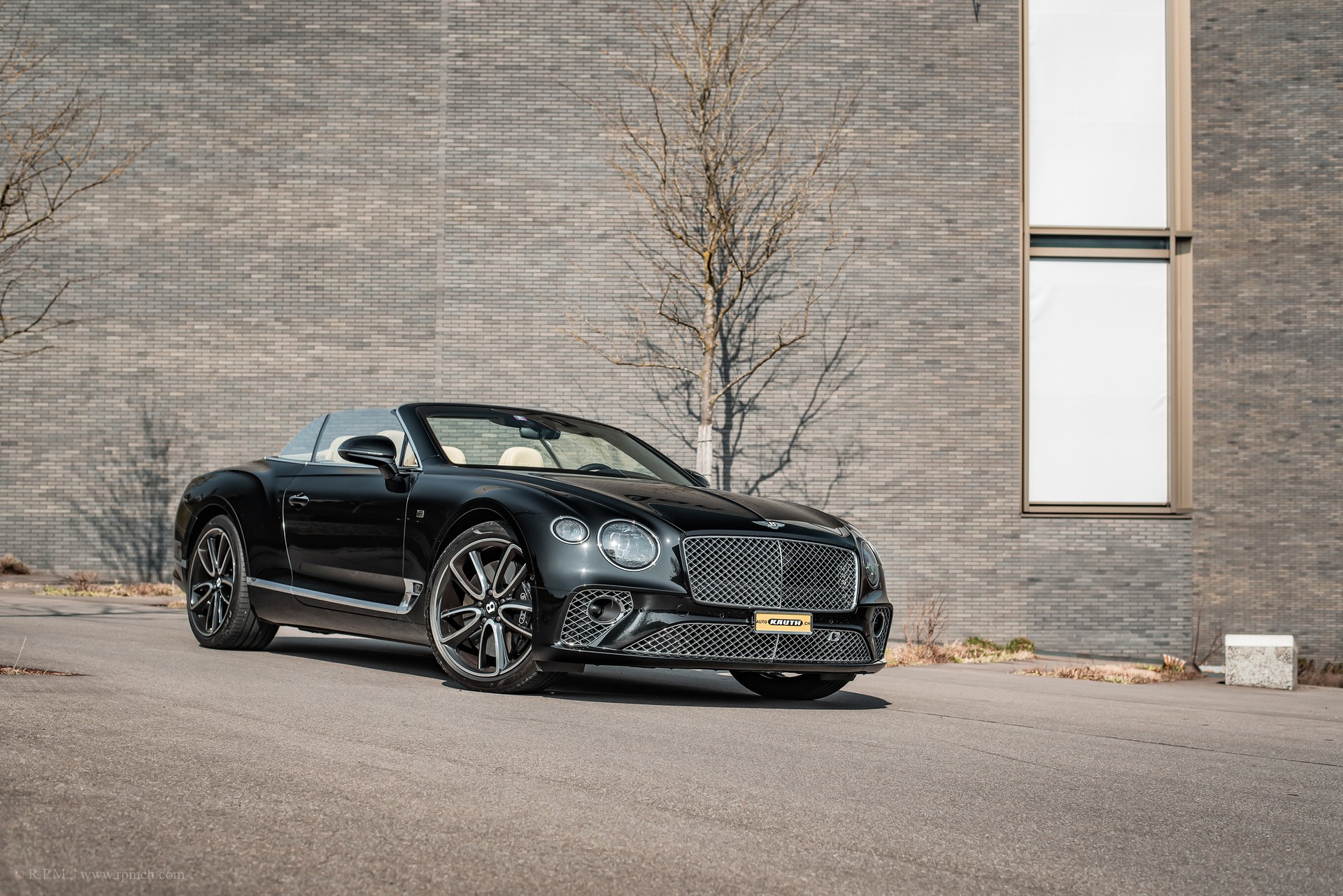 BENTLEY Continental GTC 6.0 W12*First Edition CH Auslieferung*-image-24