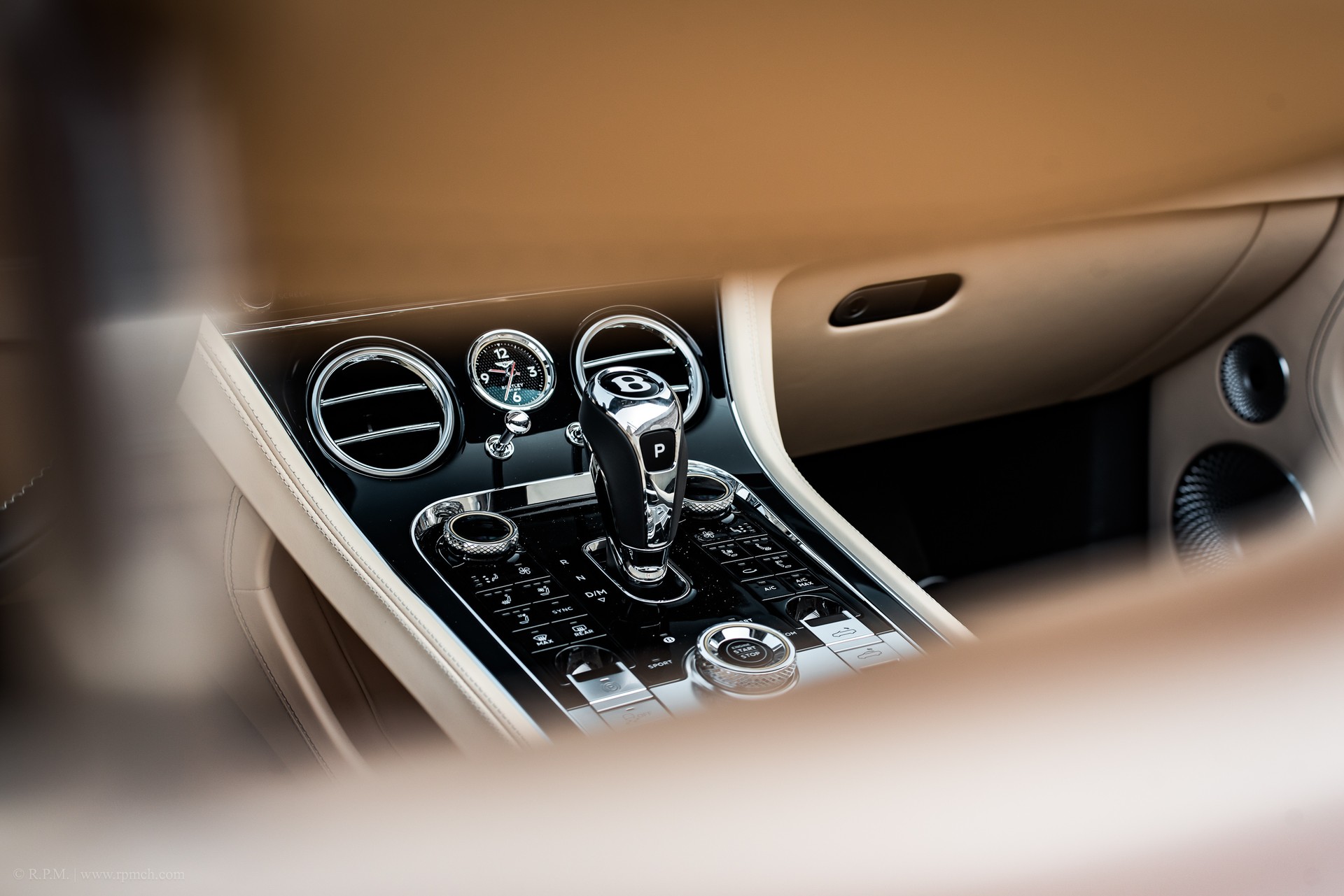 BENTLEY Continental GTC 6.0 W12*First Edition CH Auslieferung*-image-8