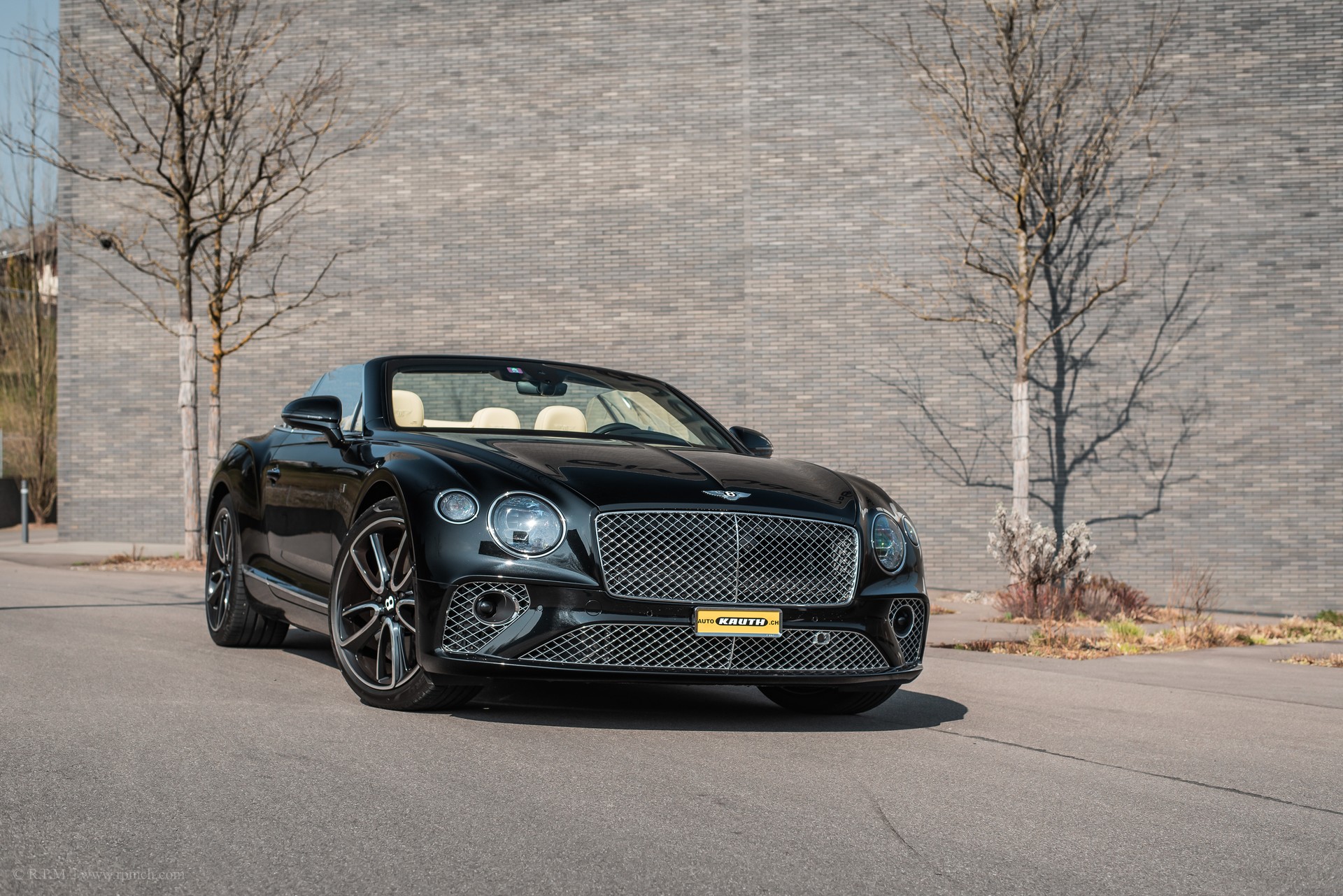 BENTLEY Continental GTC 6.0 W12*First Edition CH Auslieferung*-image-25
