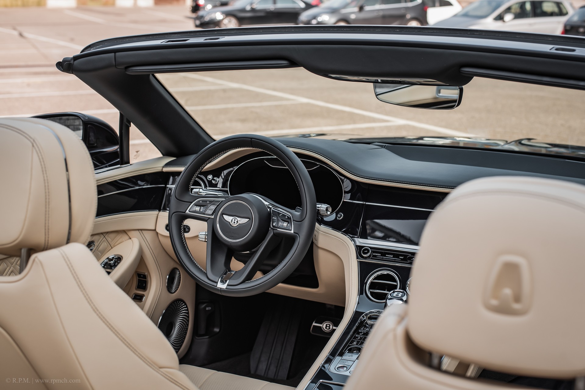 BENTLEY Continental GTC 6.0 W12*First Edition CH Auslieferung*-image-15