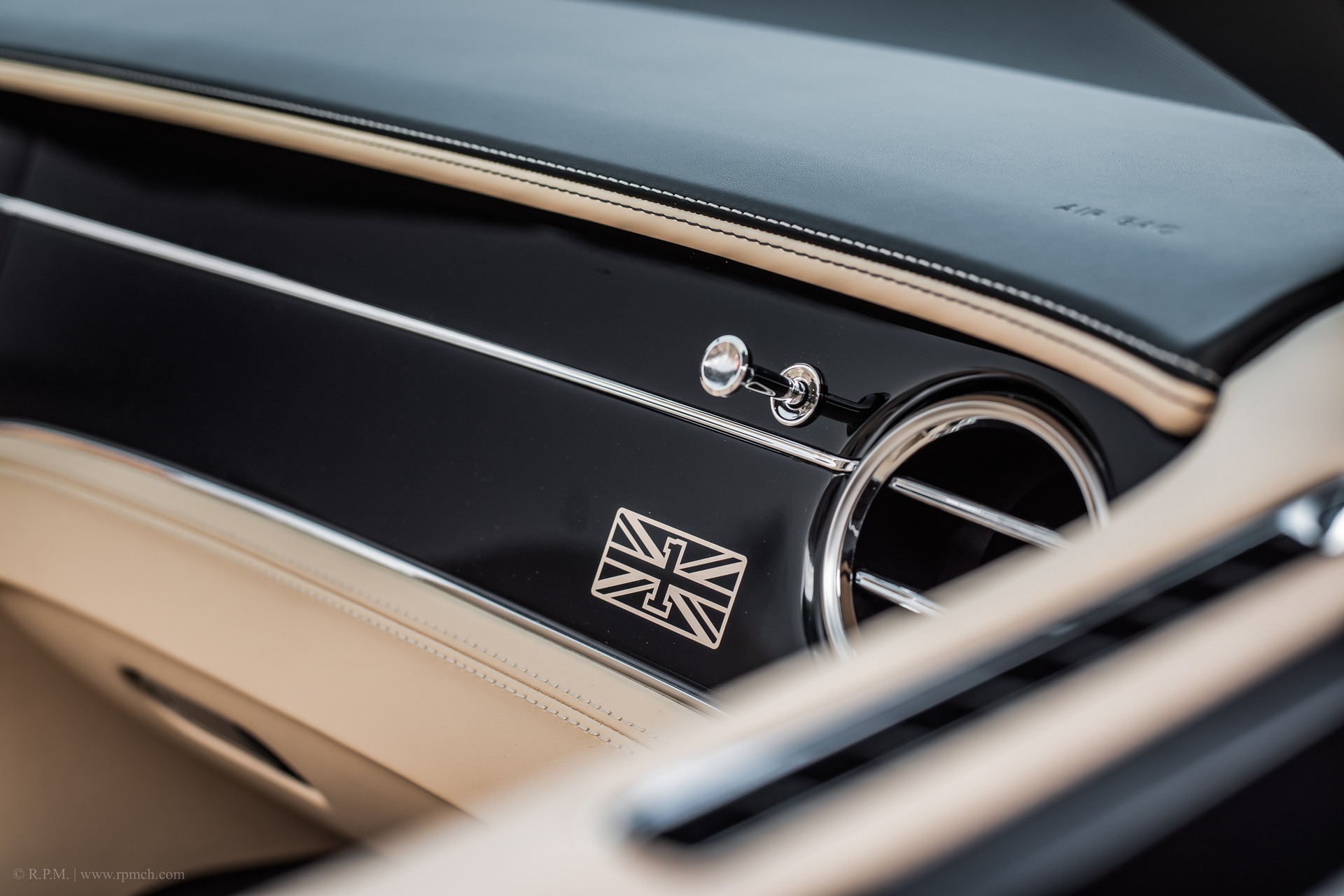 BENTLEY Continental GTC 6.0 W12*First Edition CH Auslieferung*-image-17