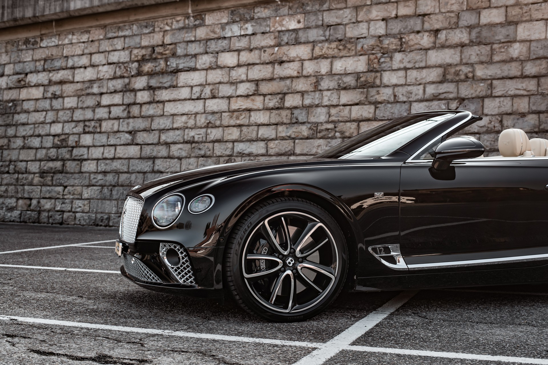 BENTLEY Continental GTC 6.0 W12*First Edition CH Auslieferung*-image-2