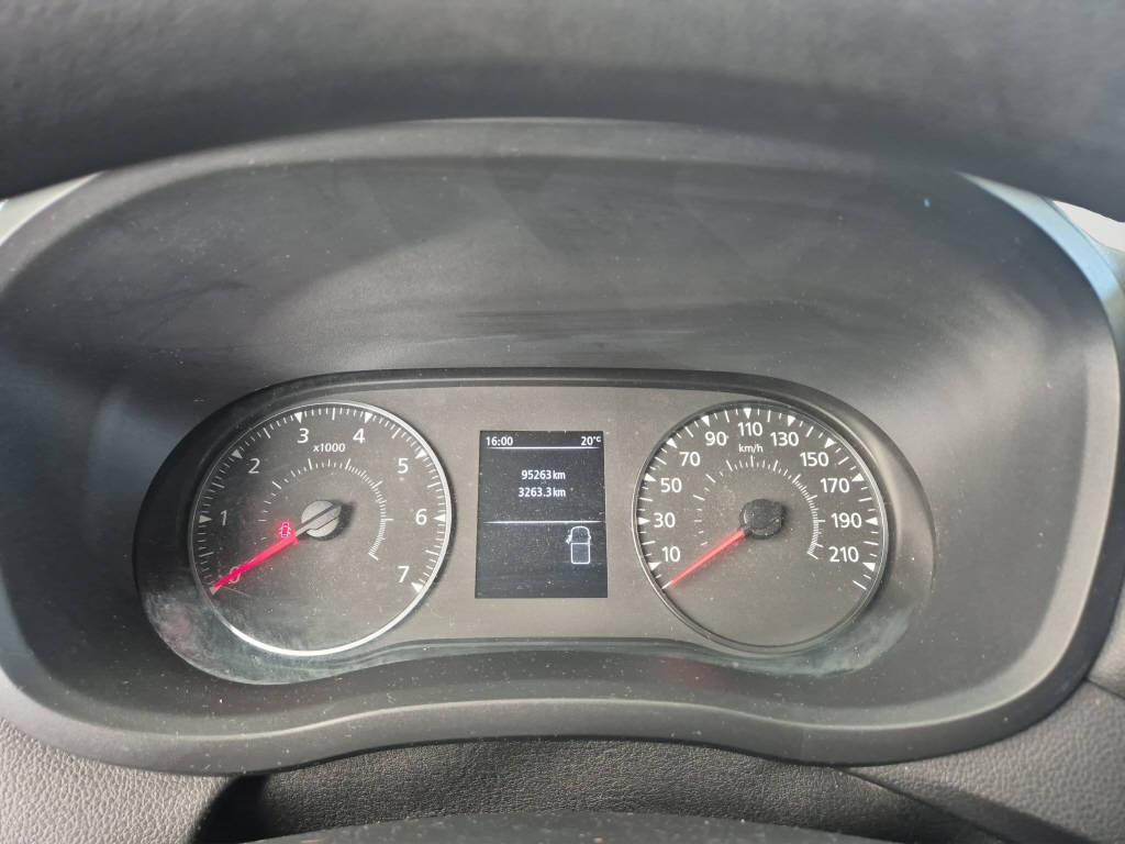 RENAULT MASTER DCI 135-image-10