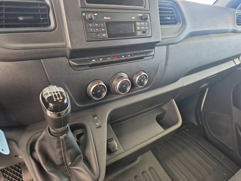 RENAULT MASTER DCI 135-image-12