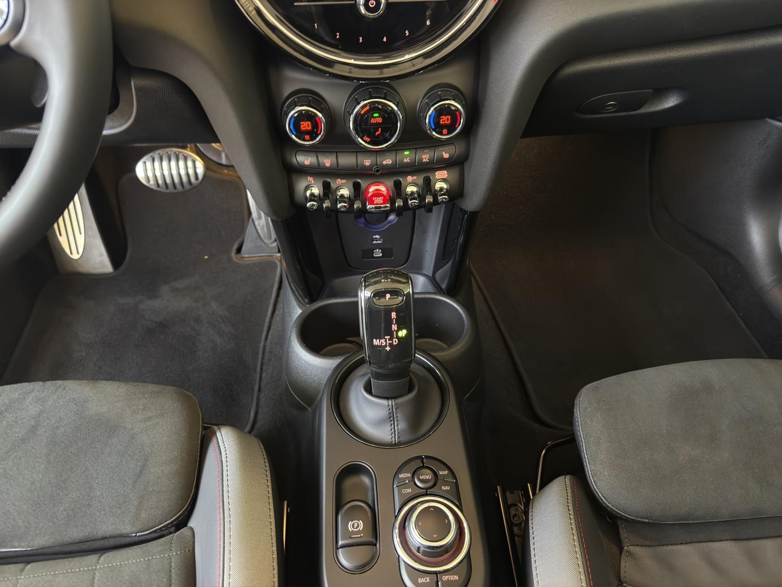 MINI Cabrio John Cooper Works-image-15