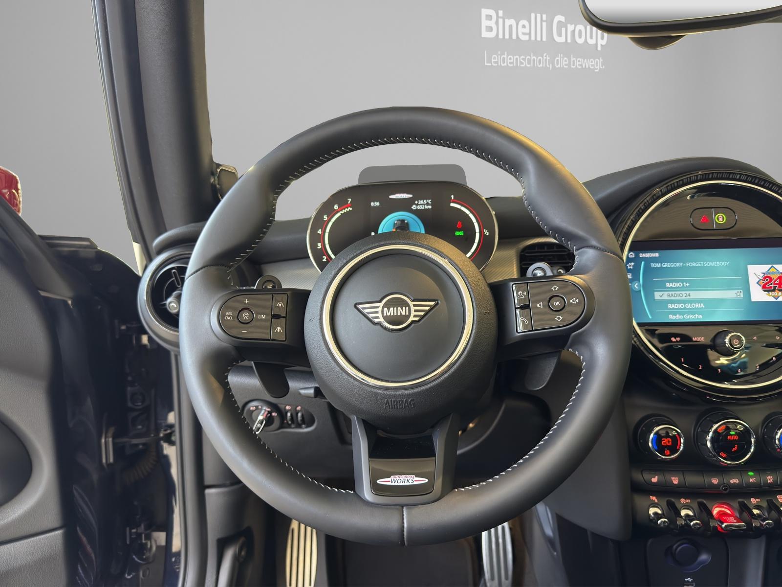 MINI Cabrio John Cooper Works-image-9