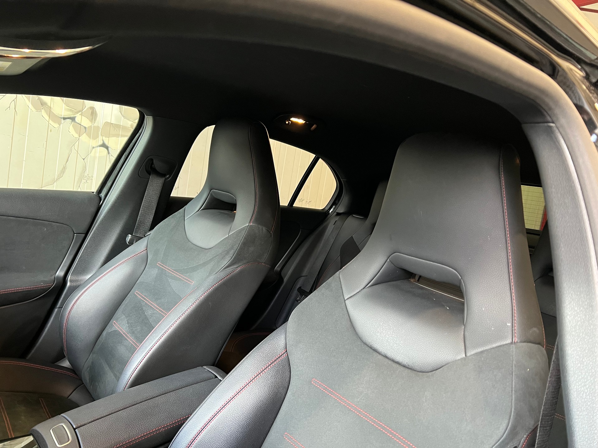 MERCEDES-BENZ A 220 AMG Line 7G-DCT 4Matic-image-14