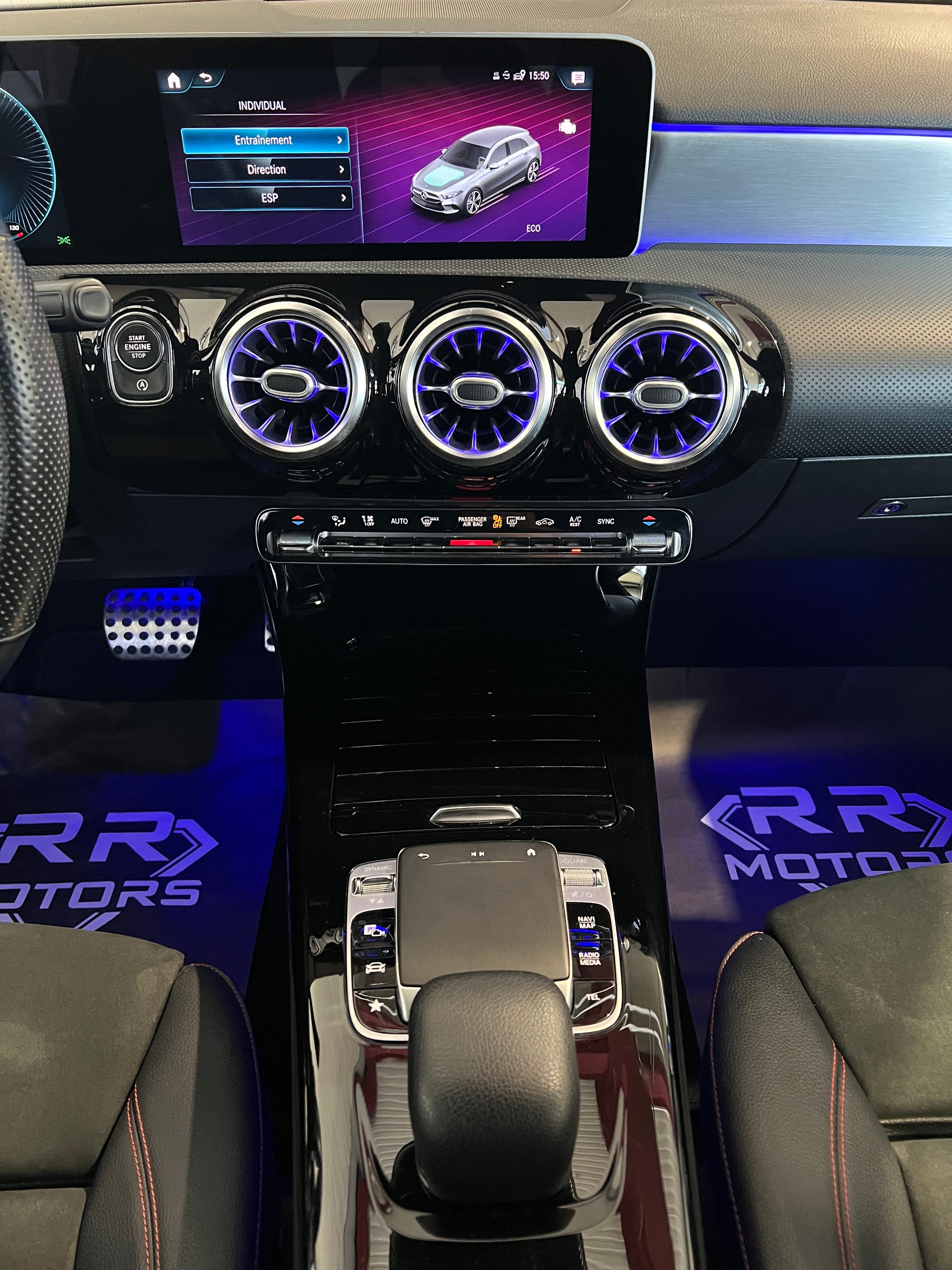 MERCEDES-BENZ A 220 AMG Line 7G-DCT 4Matic-image-9